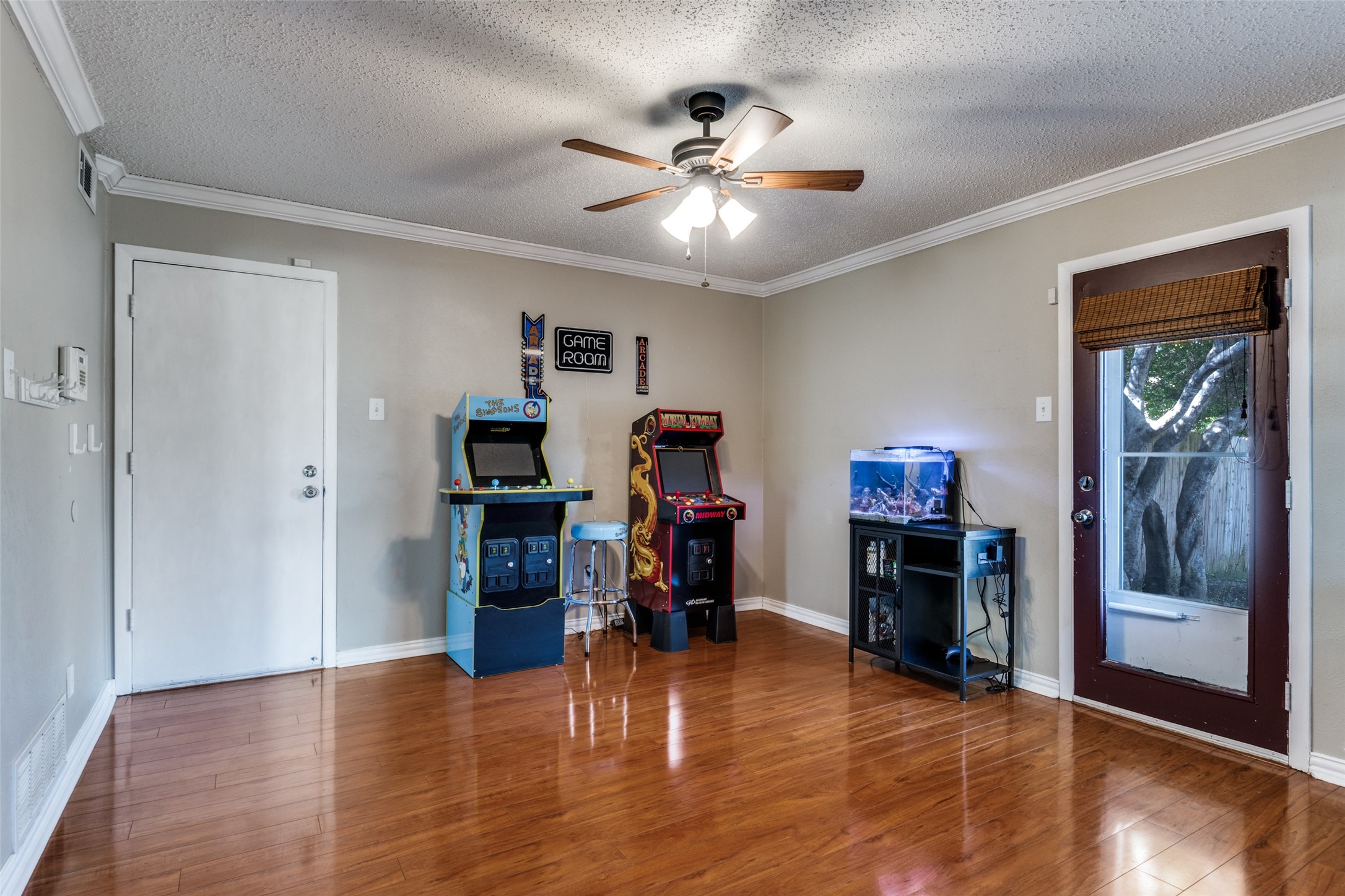 1103 Elk Grove