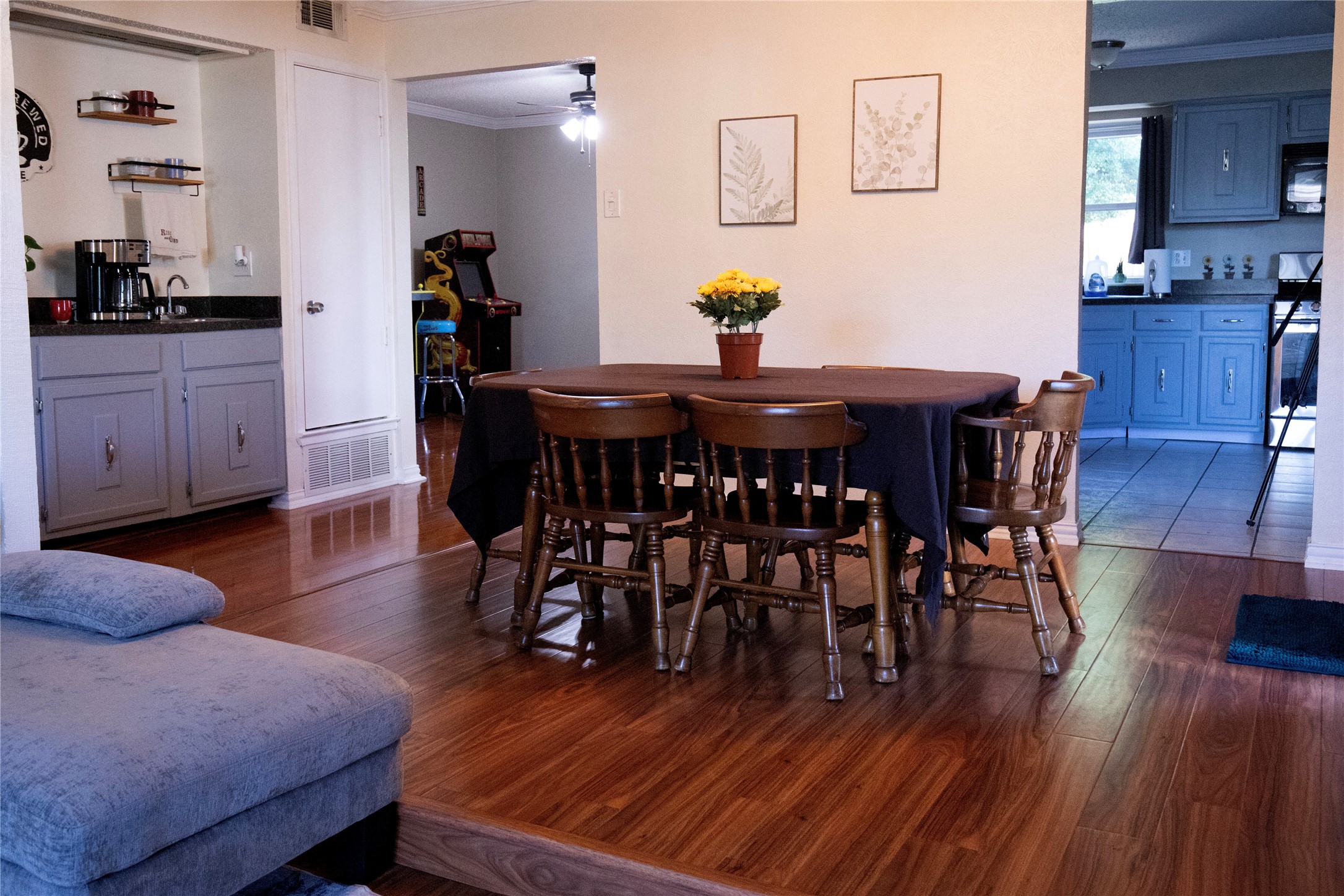 1103 Elk Grove