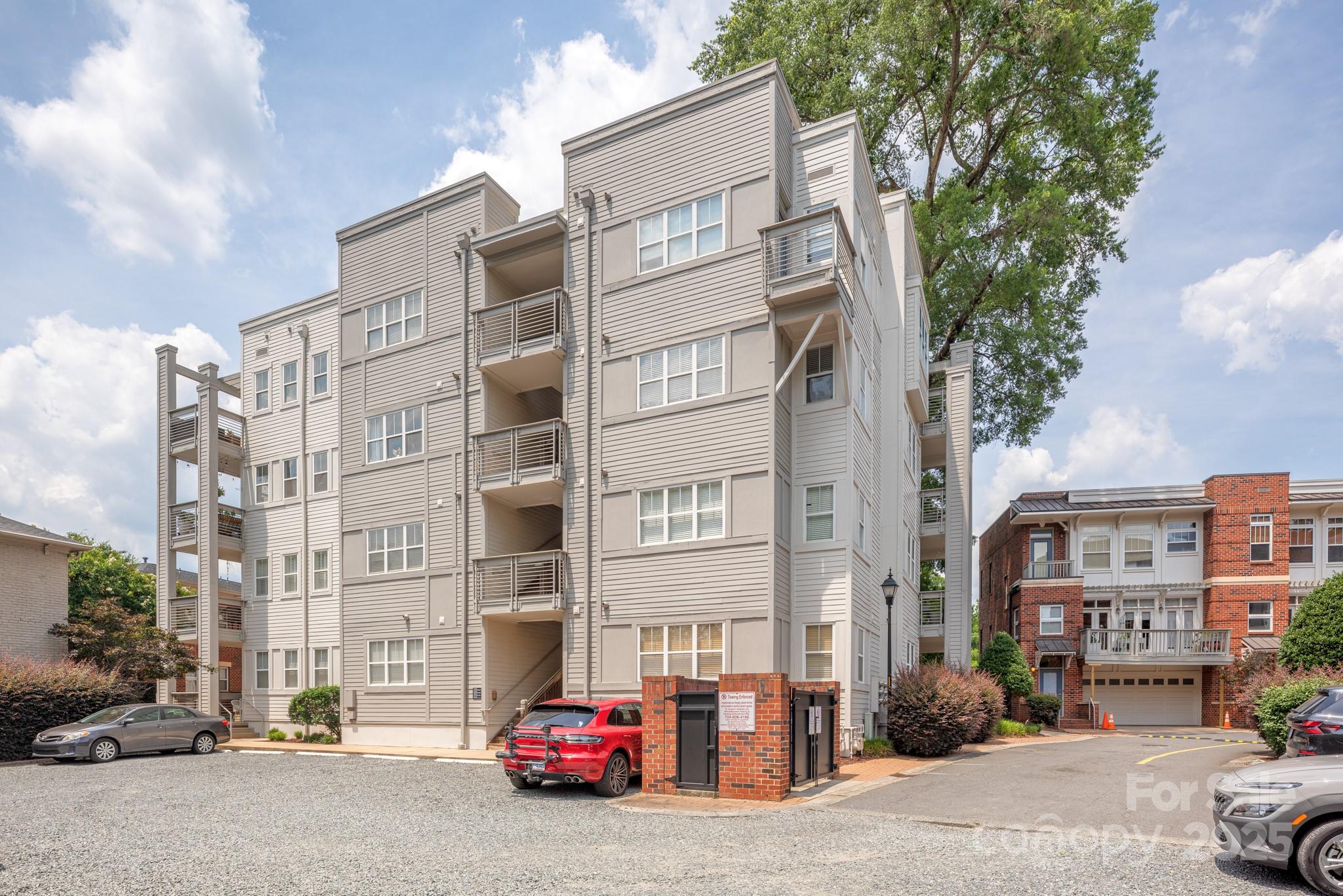 558 Oakland Avenue