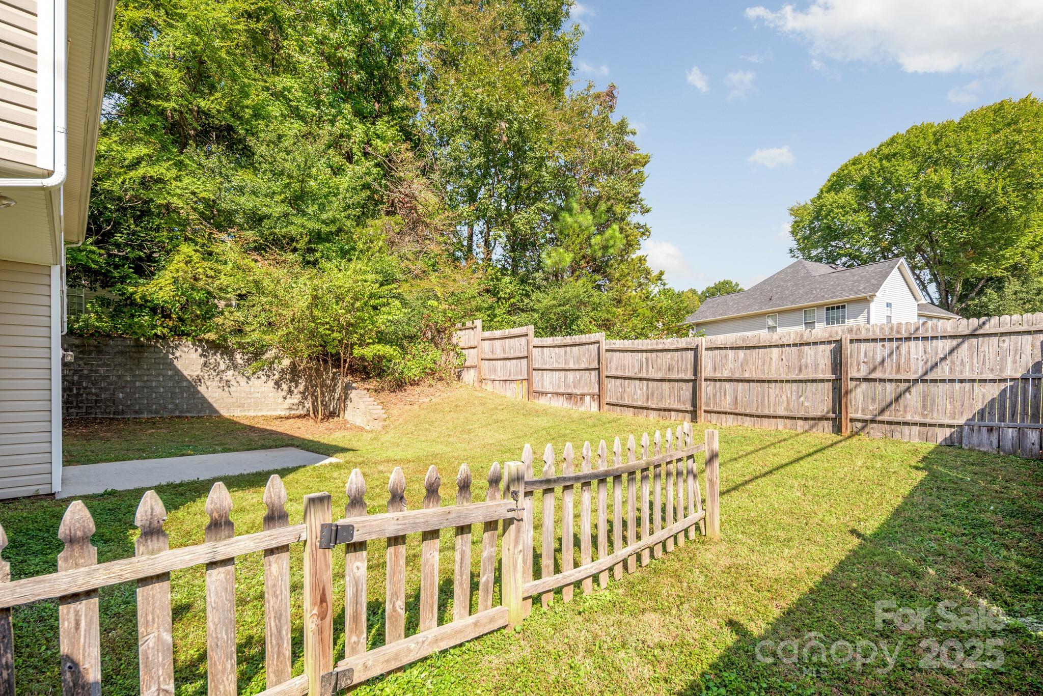 406 Riverglen Drive NW