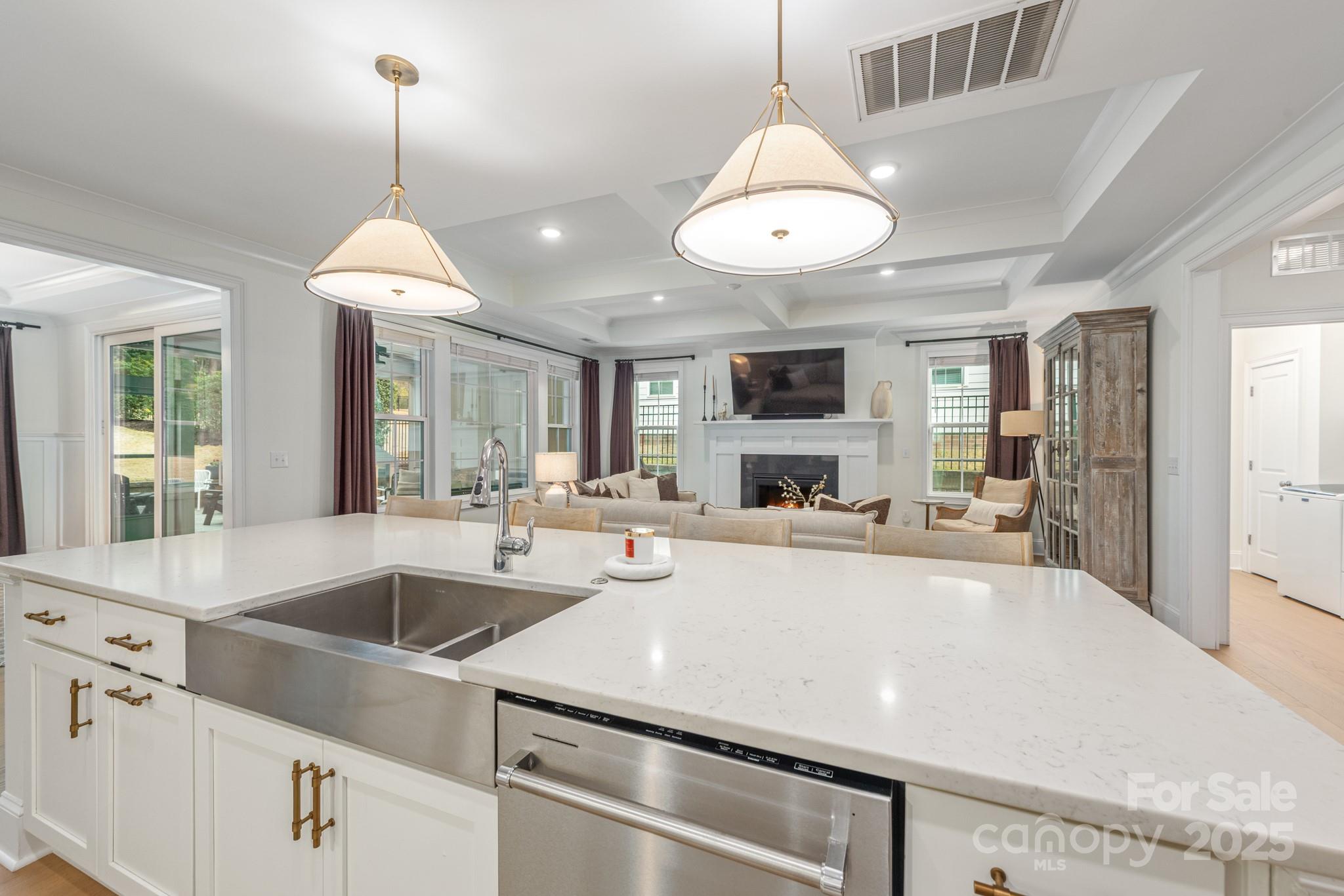 6931 Providence Lane W