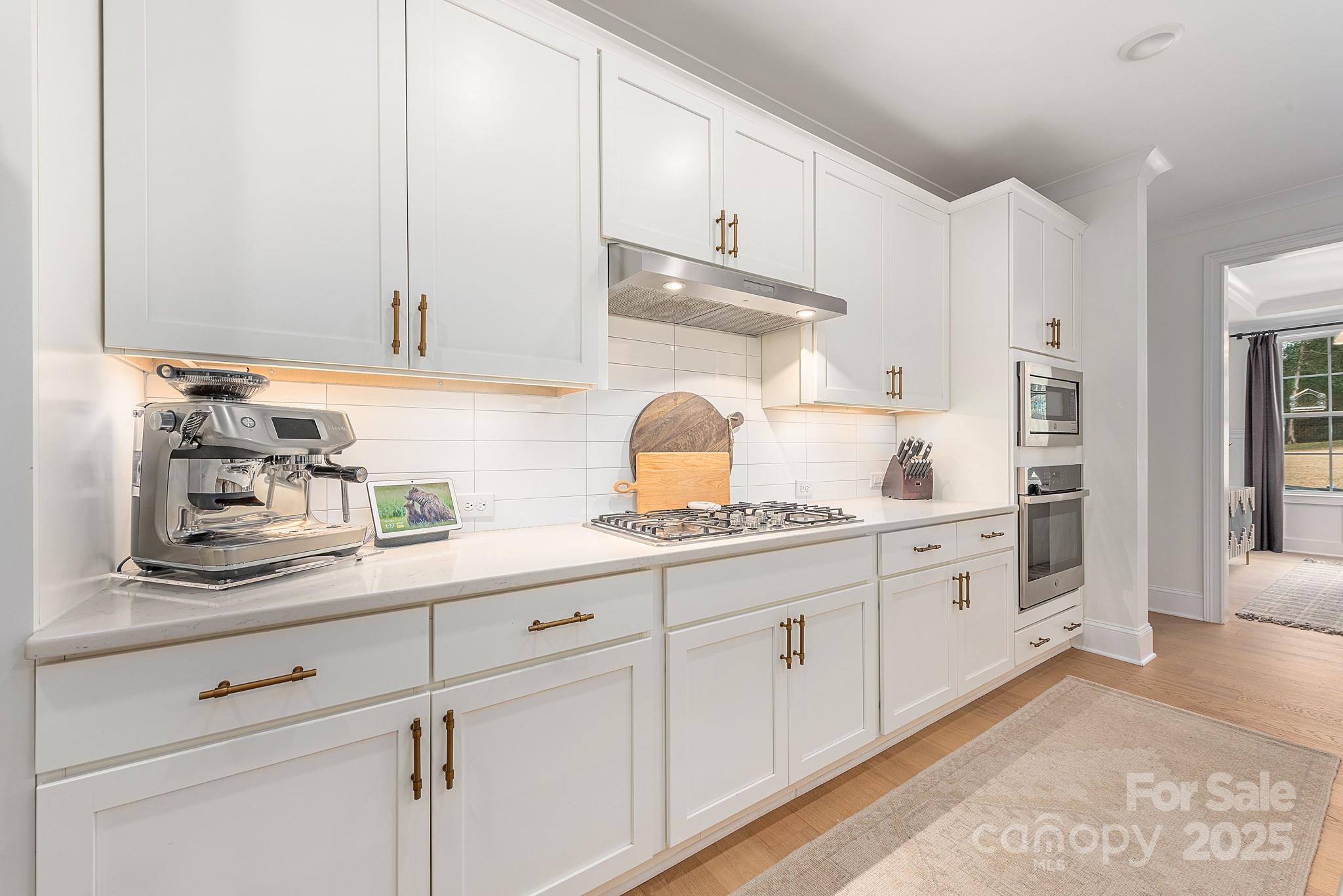 6931 Providence Lane W