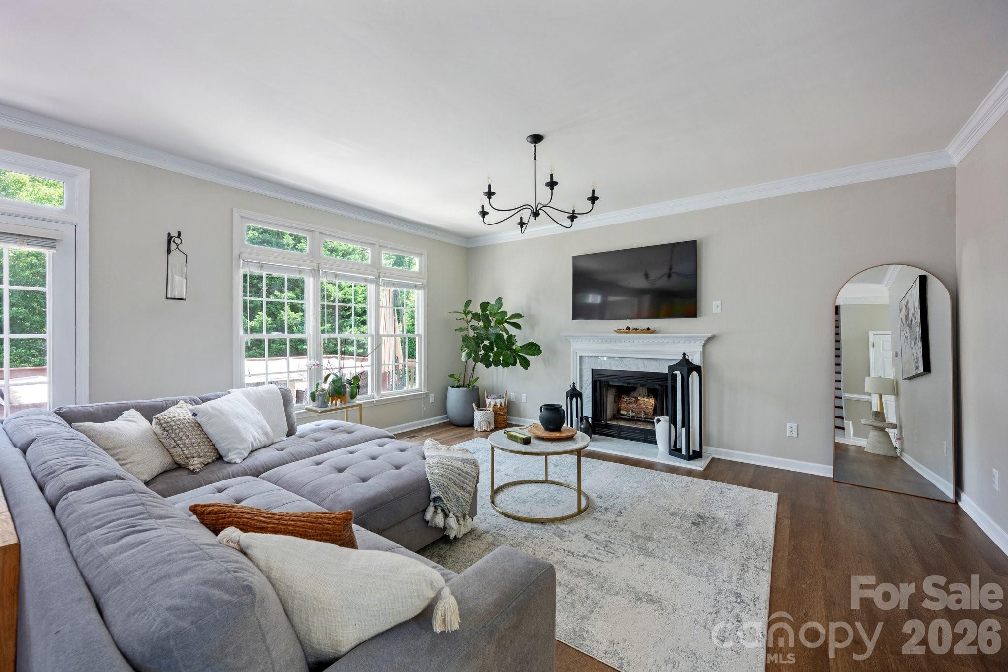 5005 Chestnut Knoll Lane