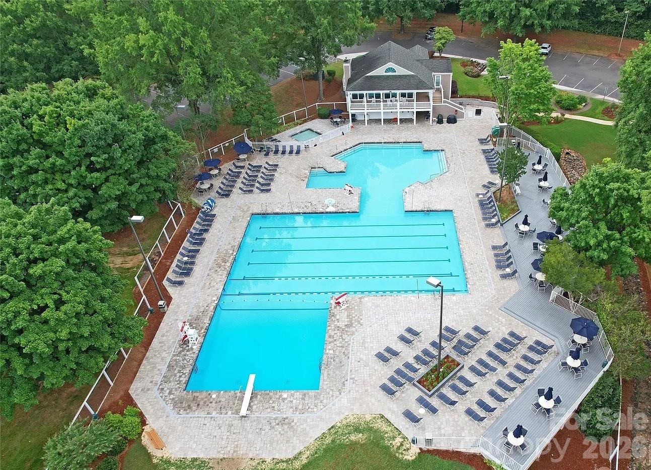 5005 Chestnut Knoll Lane