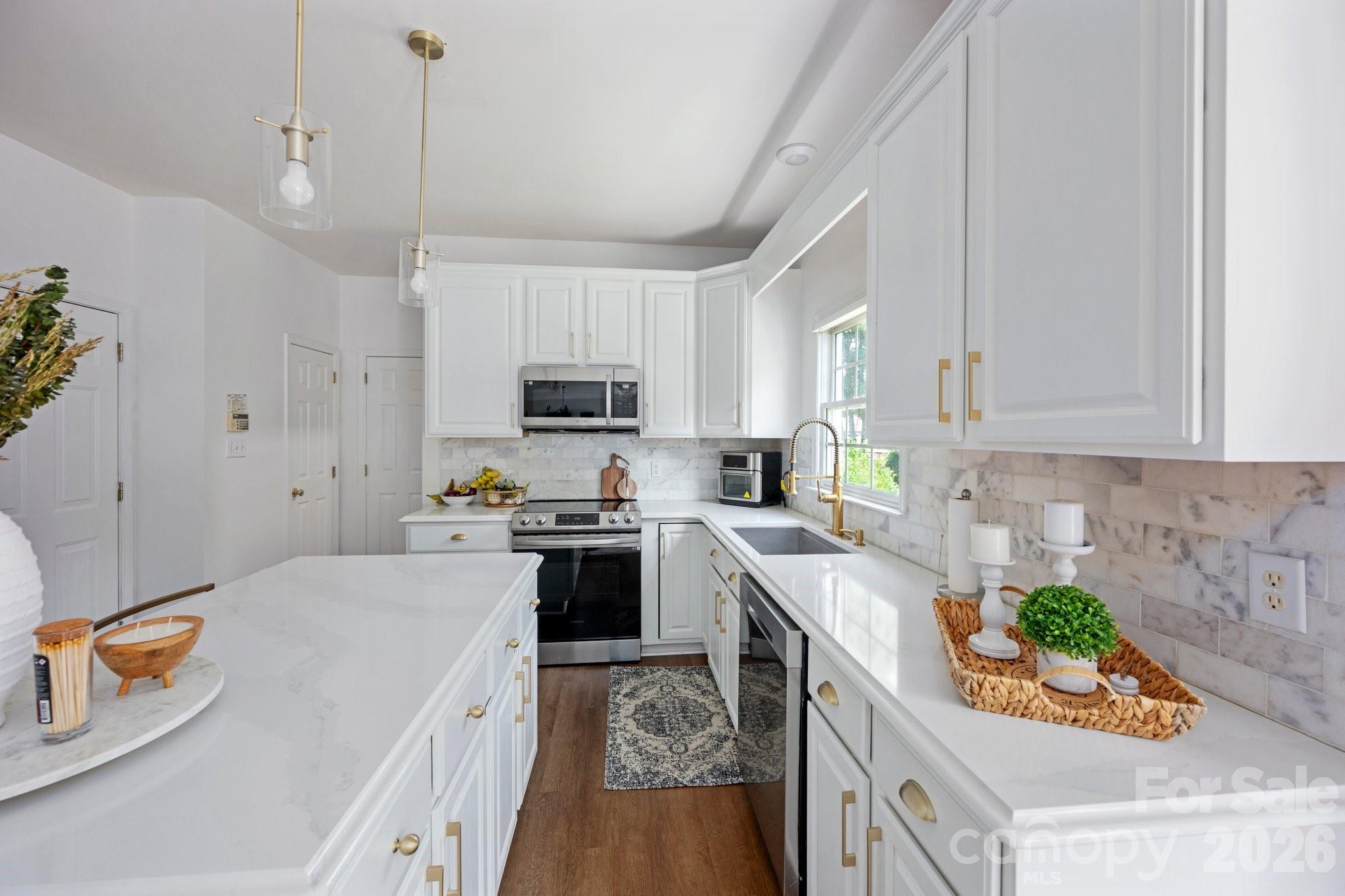 5005 Chestnut Knoll Lane