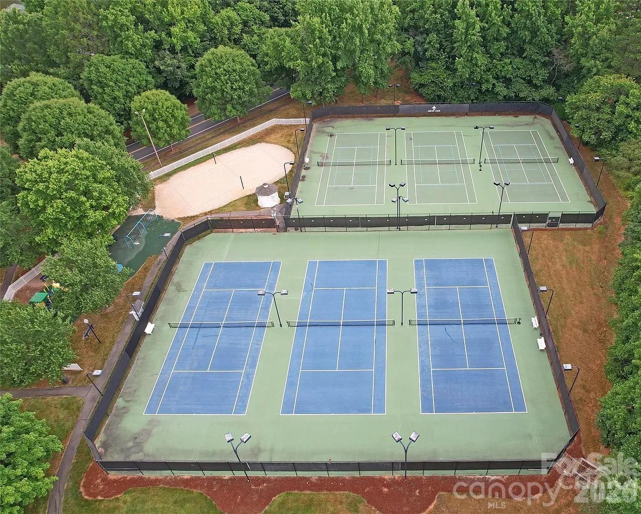 5005 Chestnut Knoll Lane