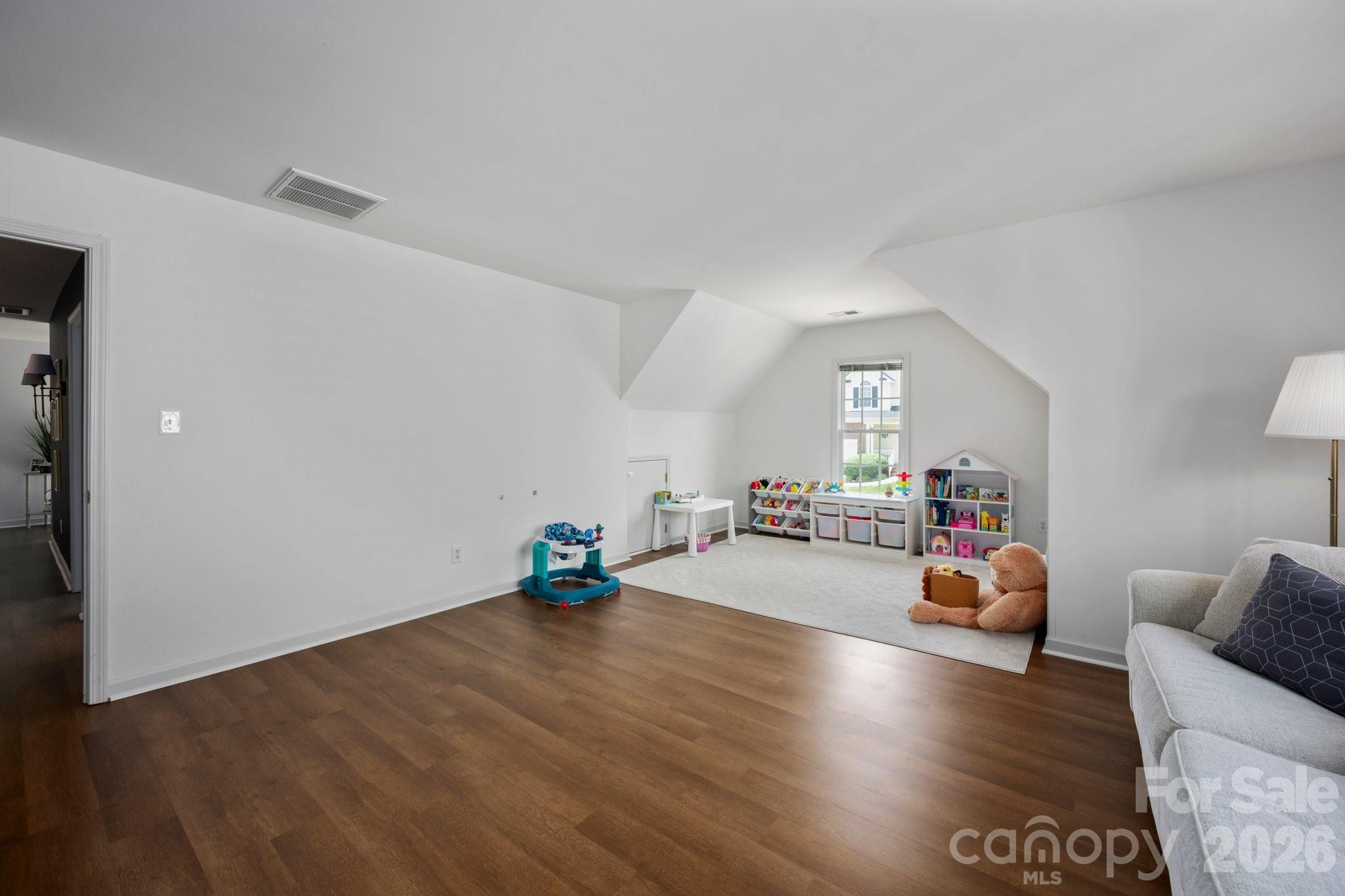 5005 Chestnut Knoll Lane