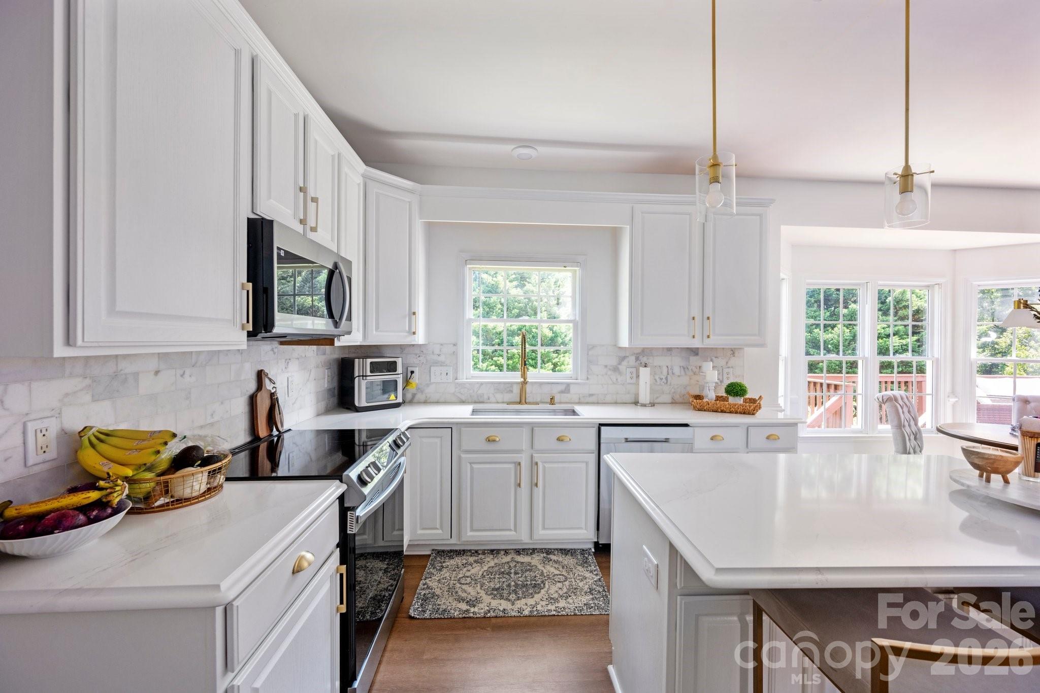 5005 Chestnut Knoll Lane