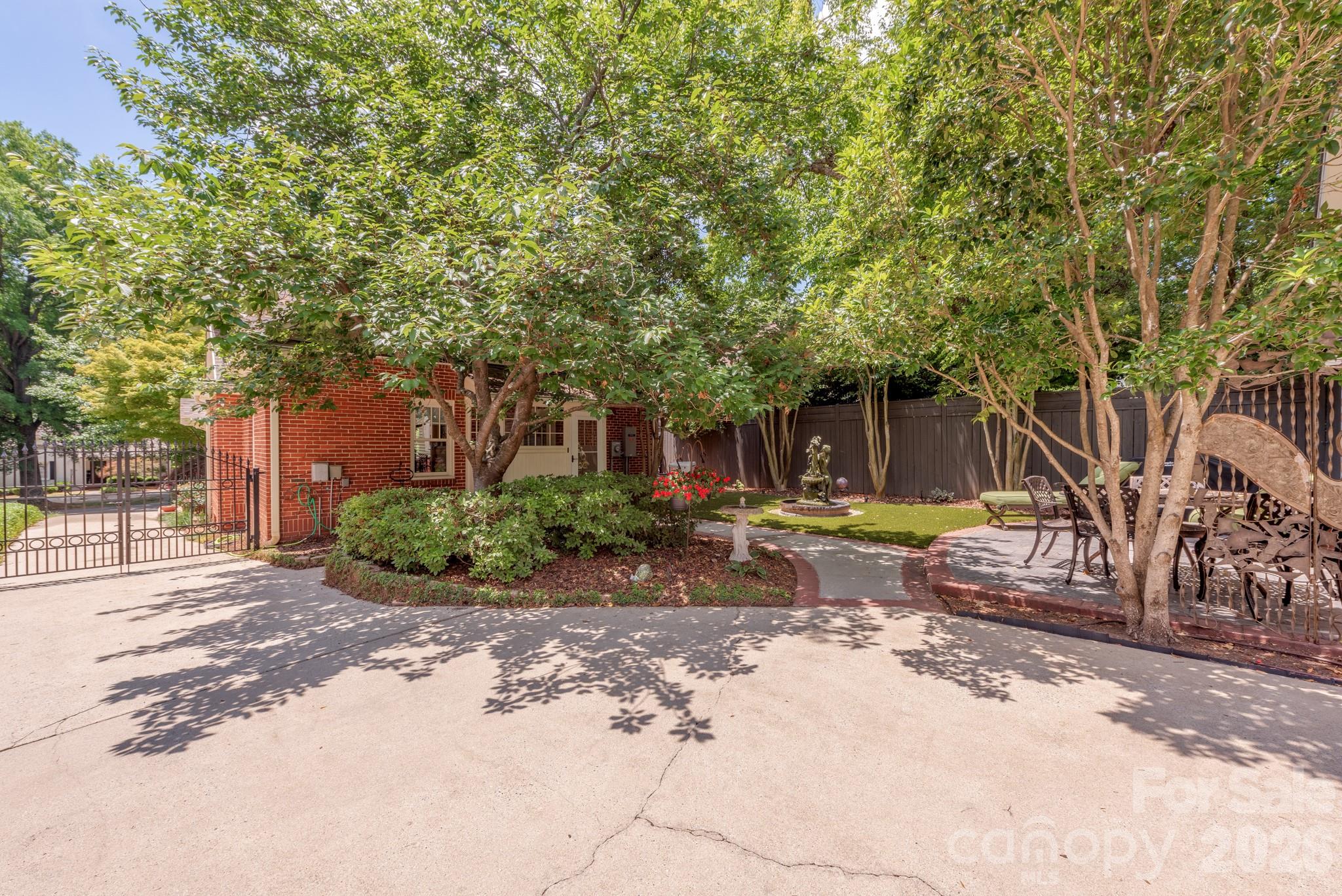 2601 E 5th Street