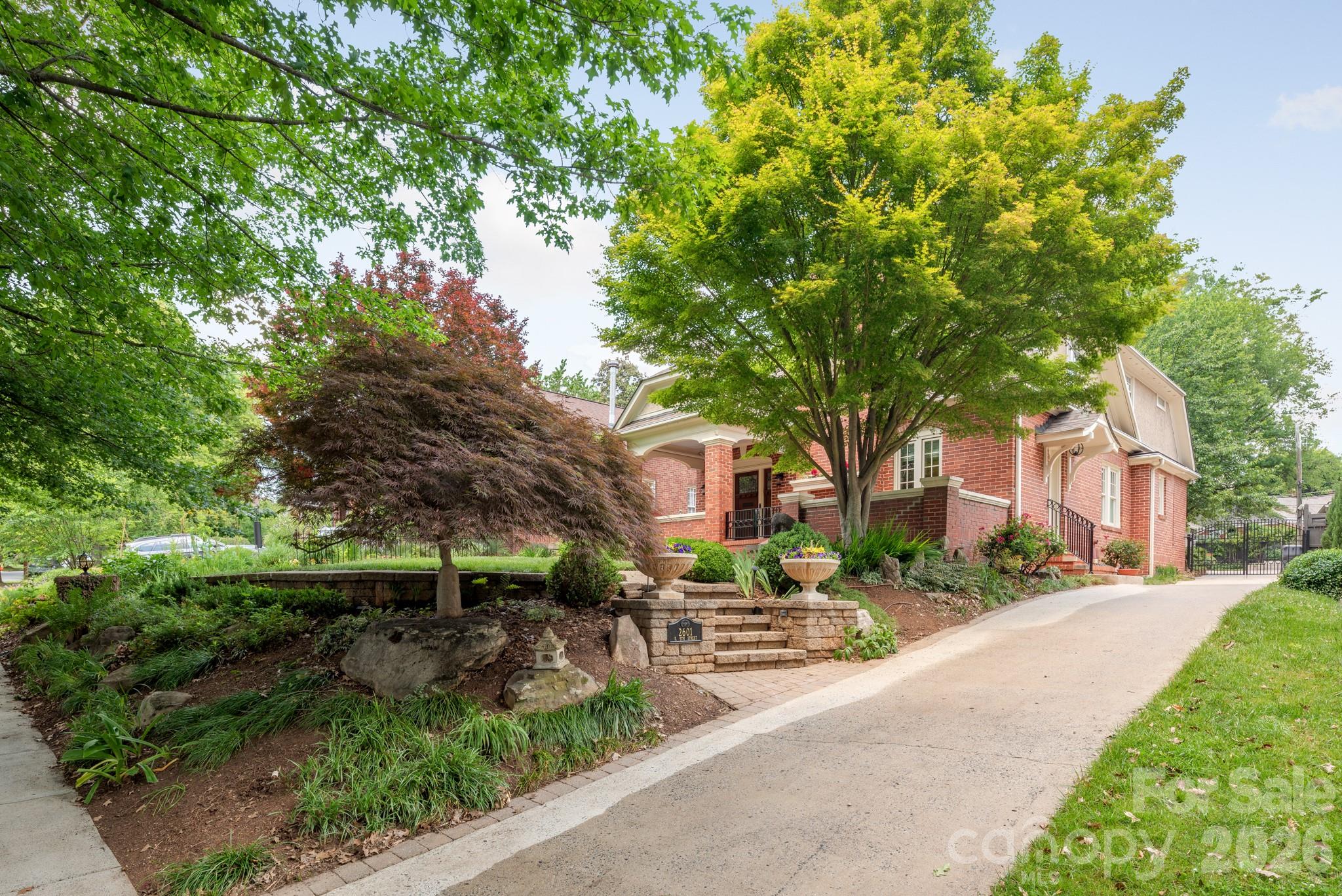 2601 E 5th Street
