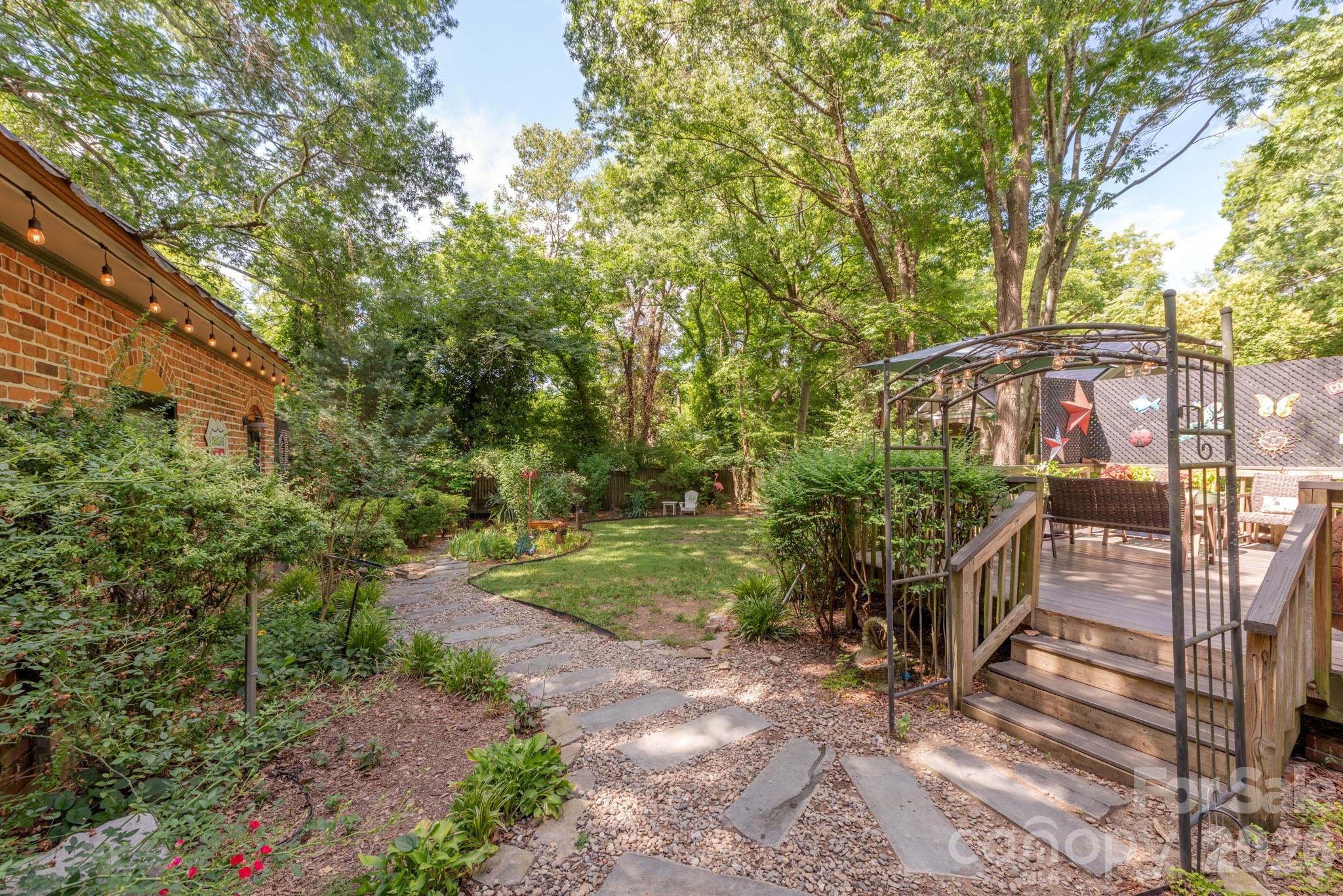 306 E Houston Street