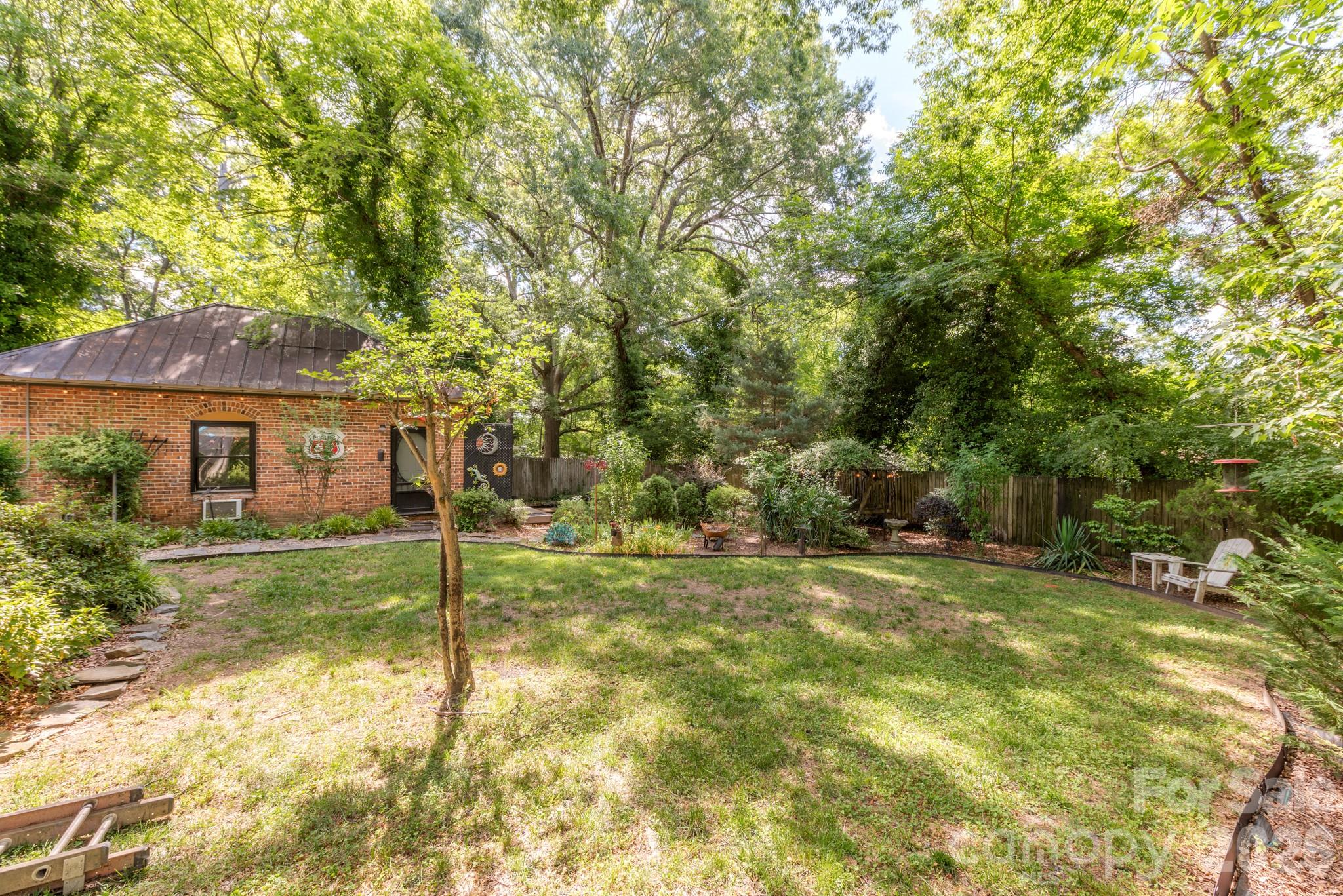 306 E Houston Street