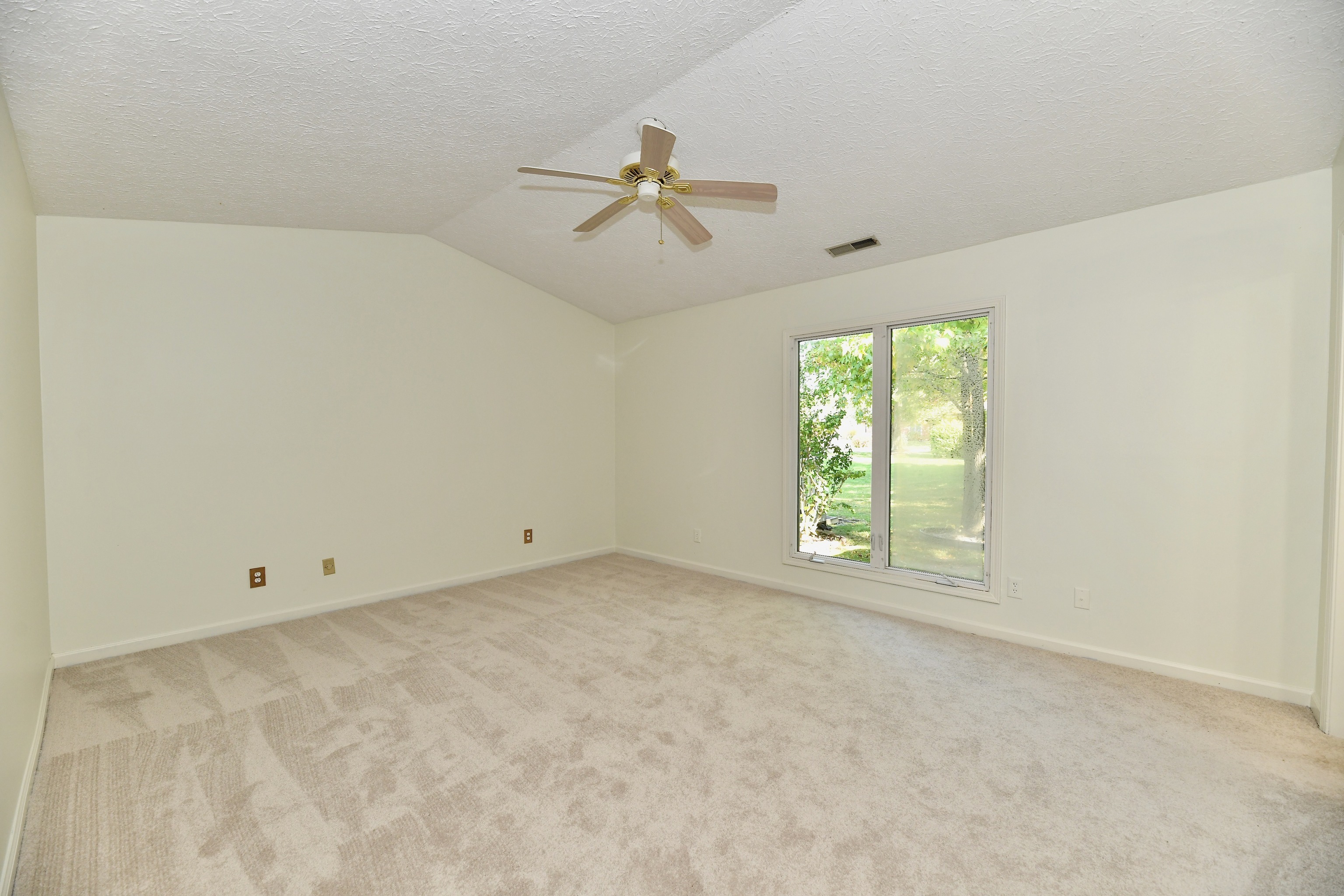 9506 Cadbury Circle
