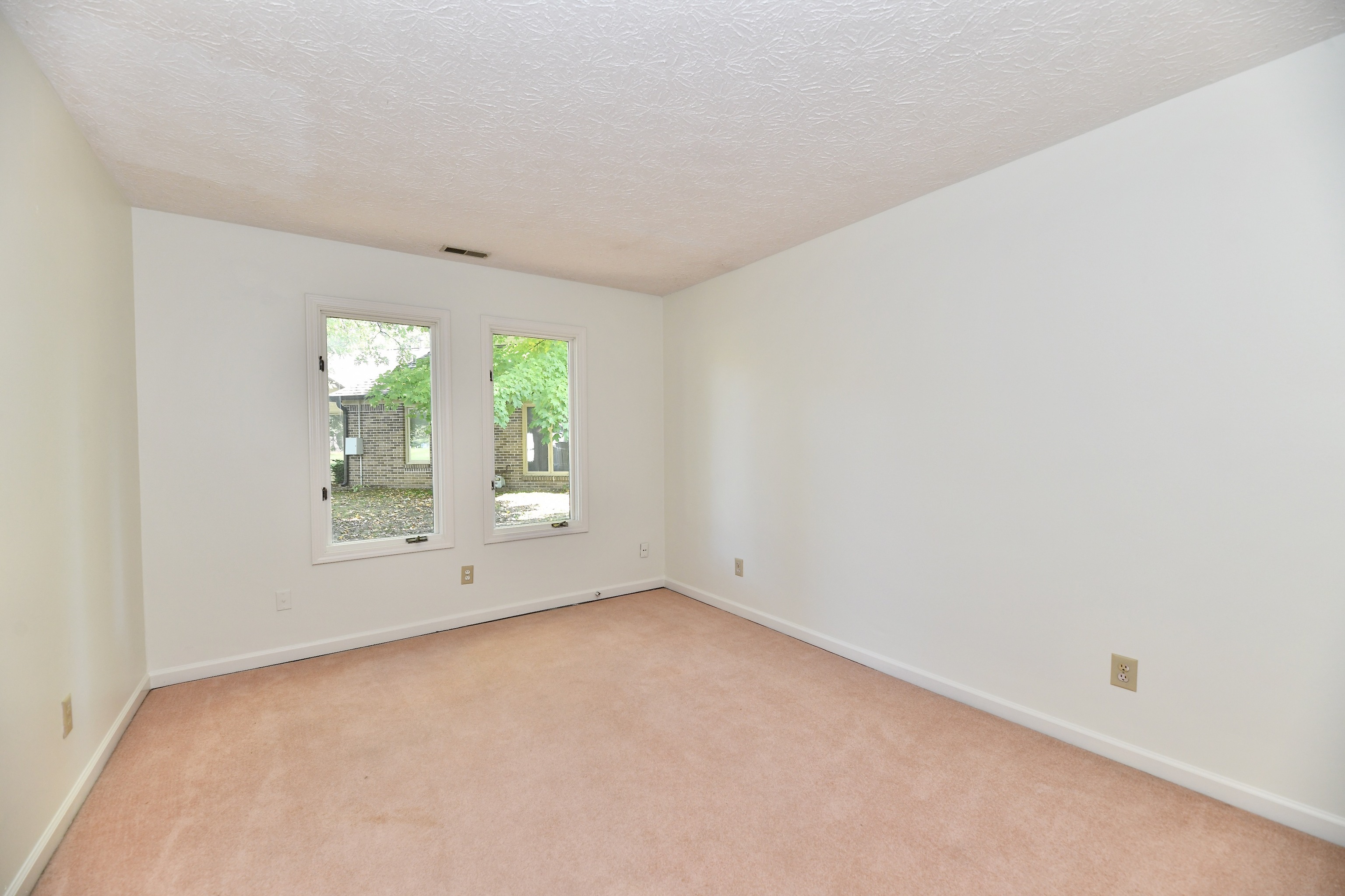 9506 Cadbury Circle