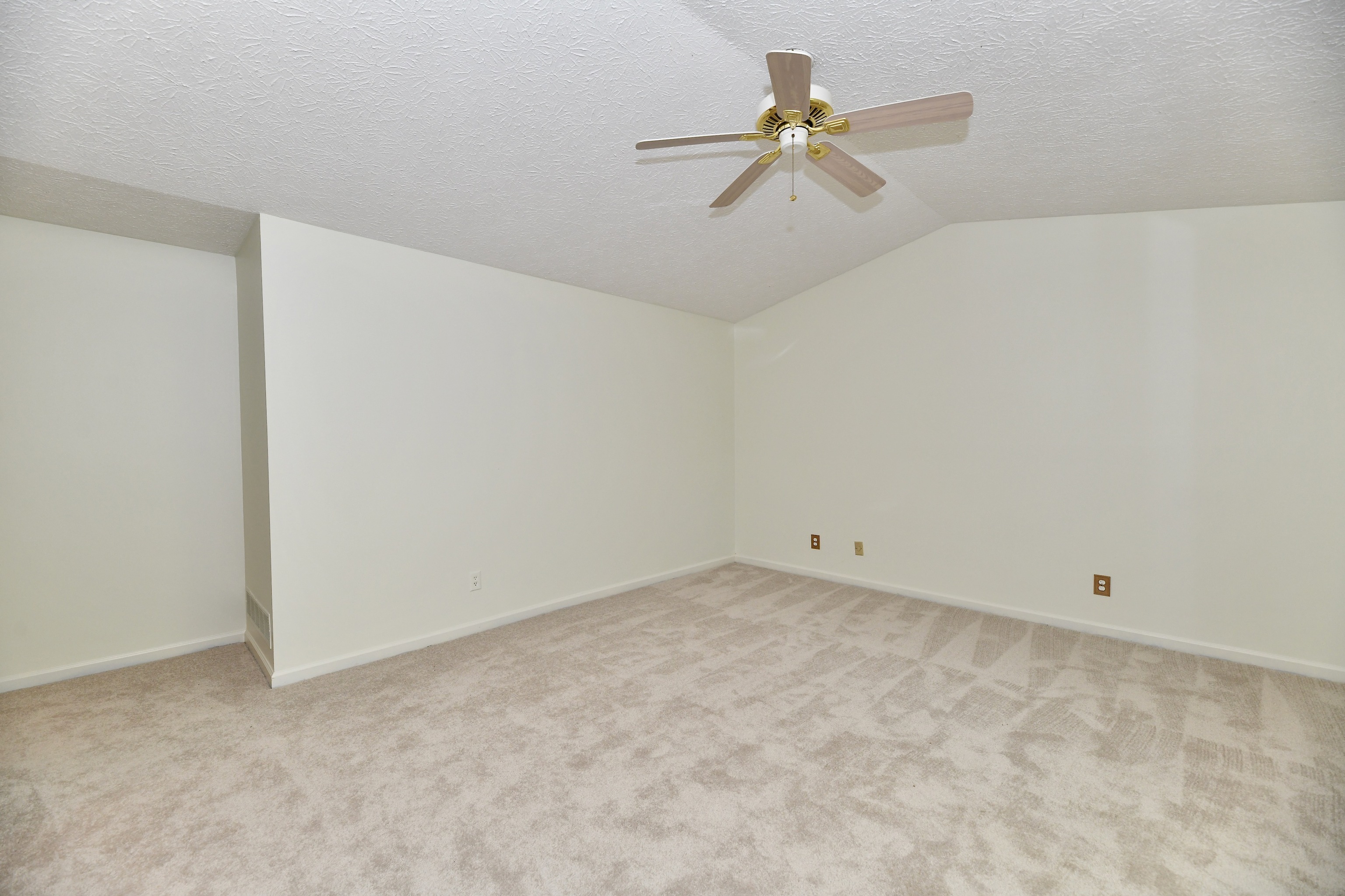9506 Cadbury Circle
