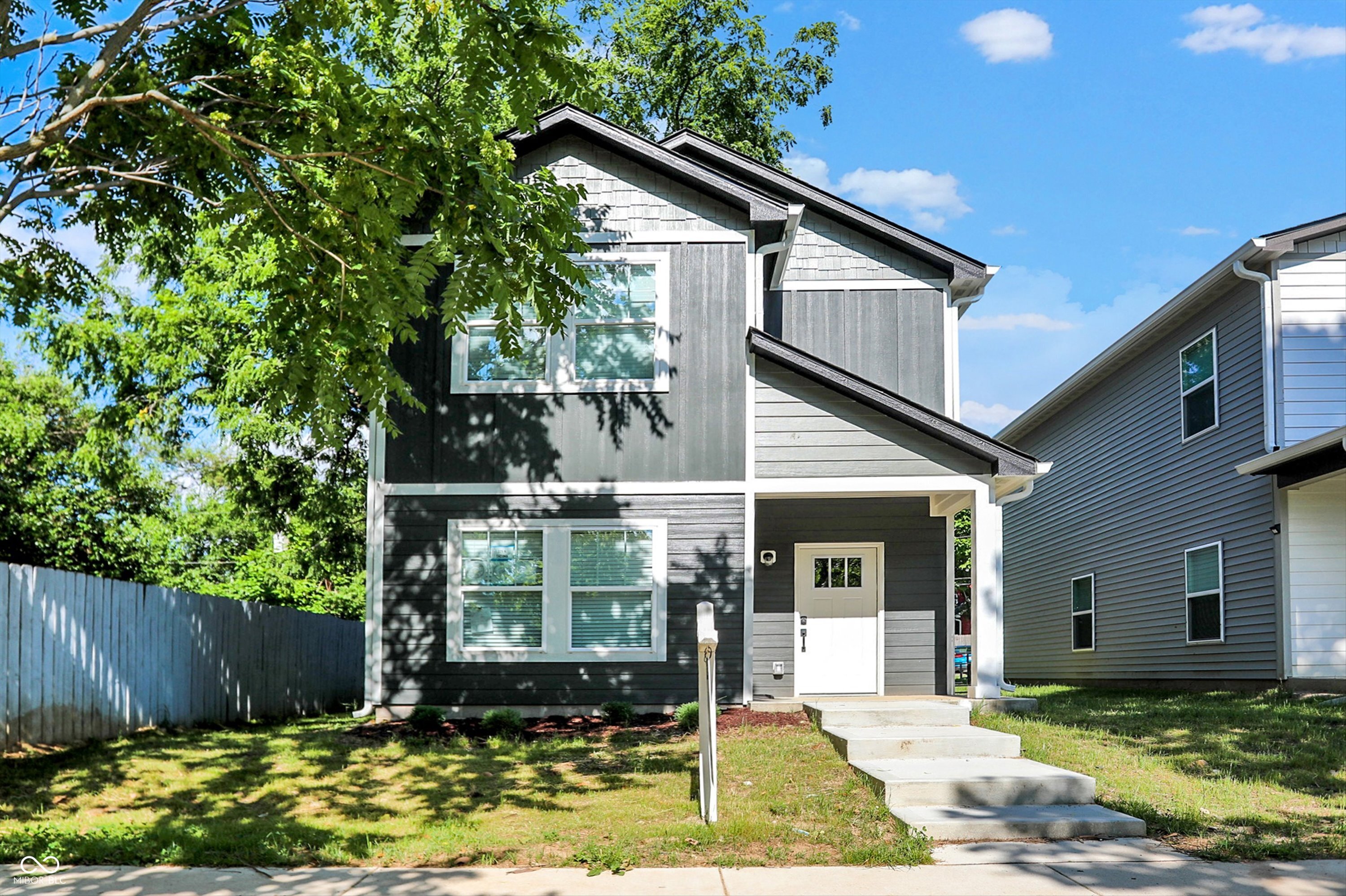 325 N Tacoma Avenue