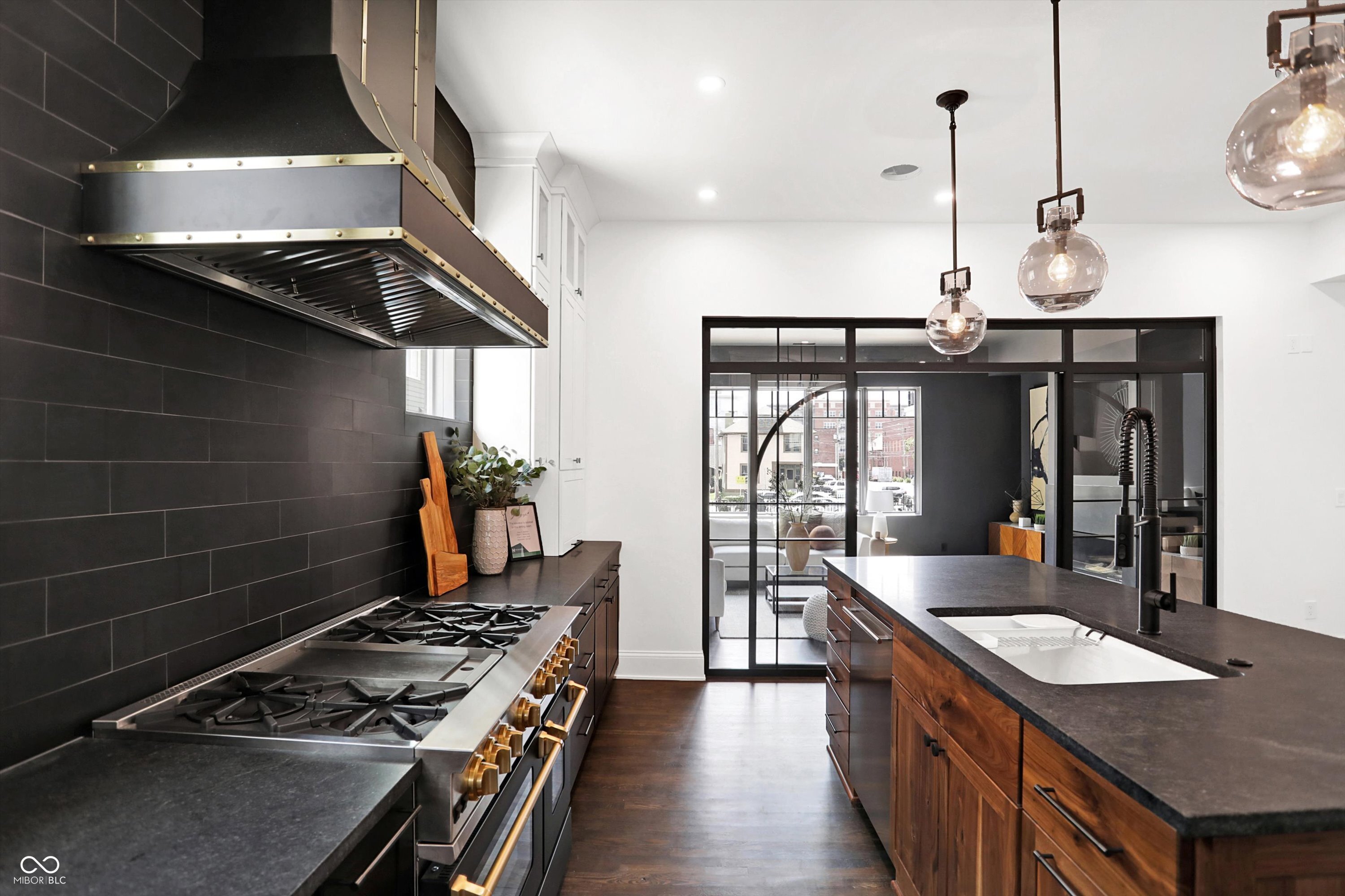 725 N Cleveland Street Unit: C