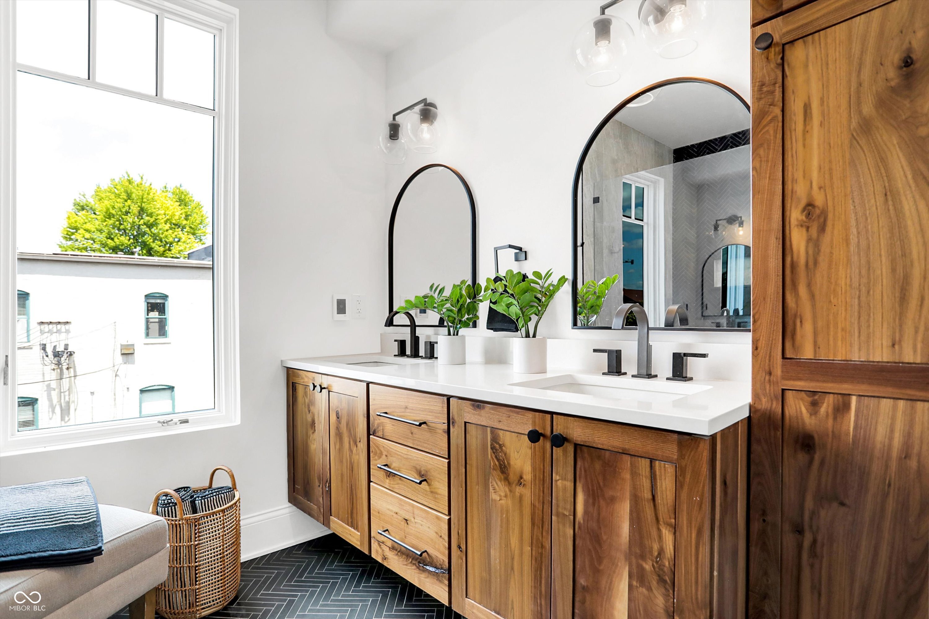 725 N Cleveland Street Unit: C