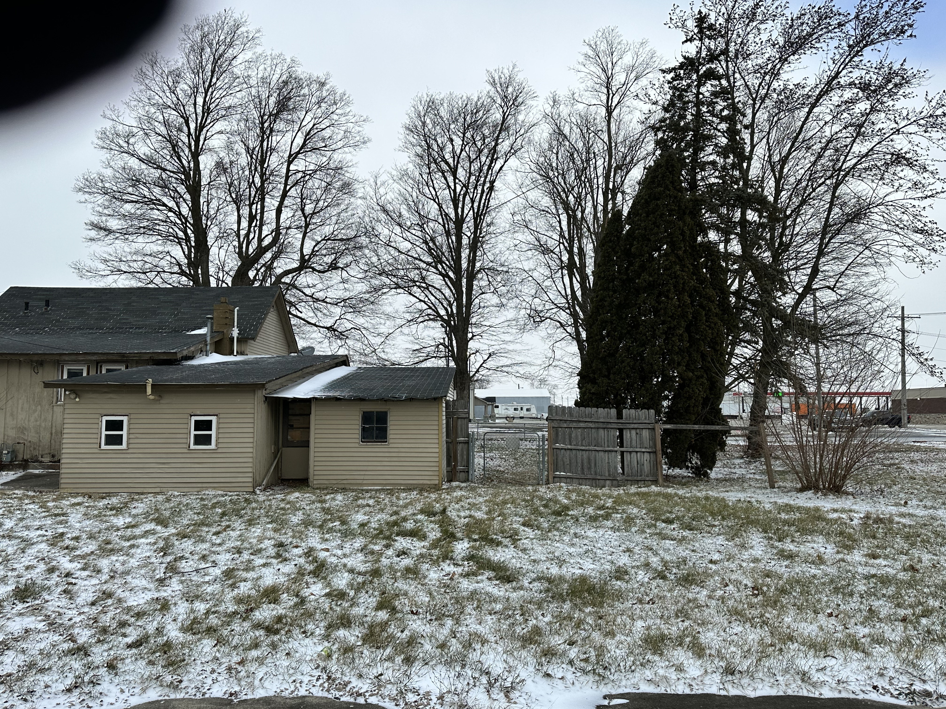 2827 Main Street