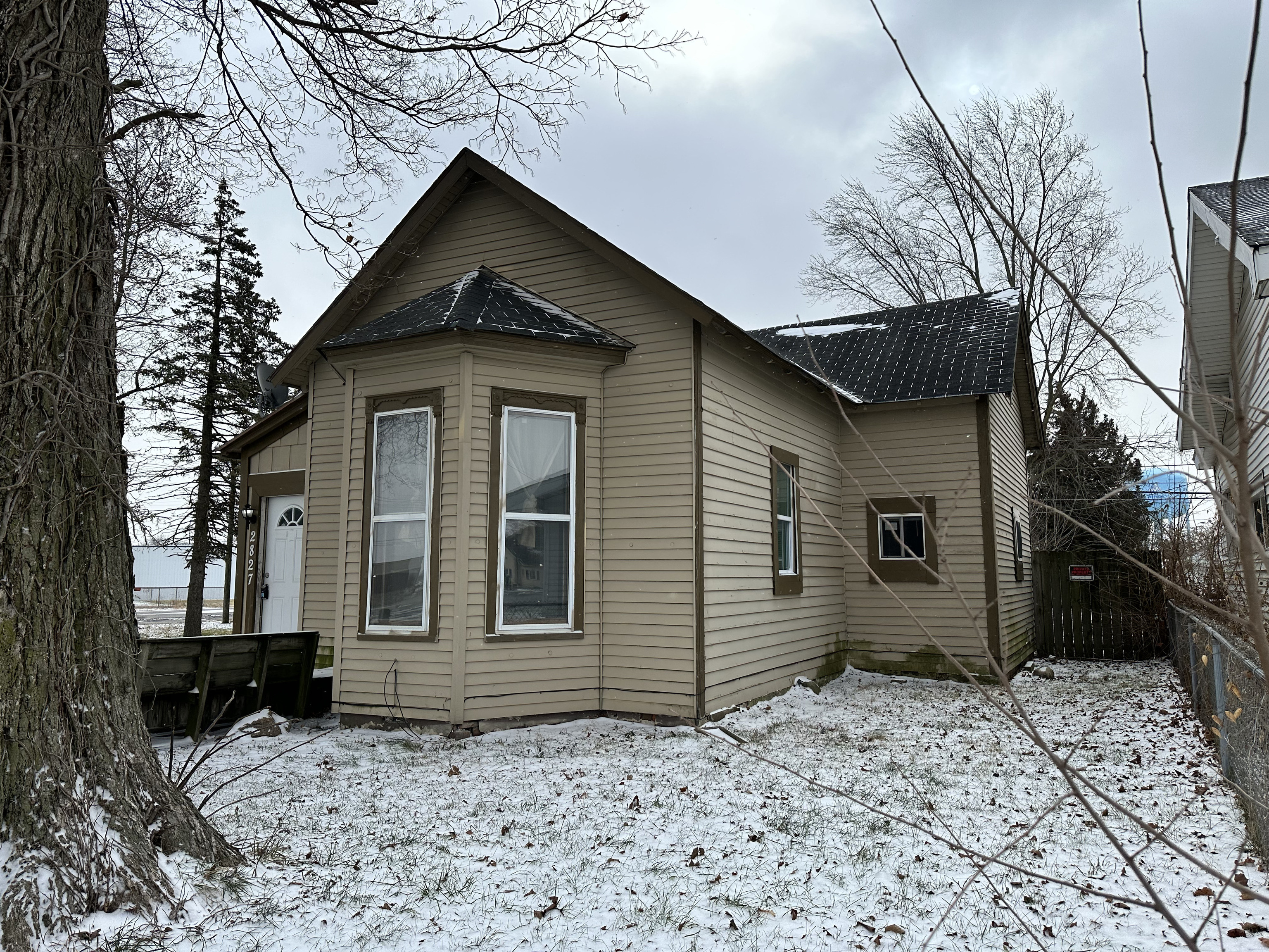 2827 Main Street