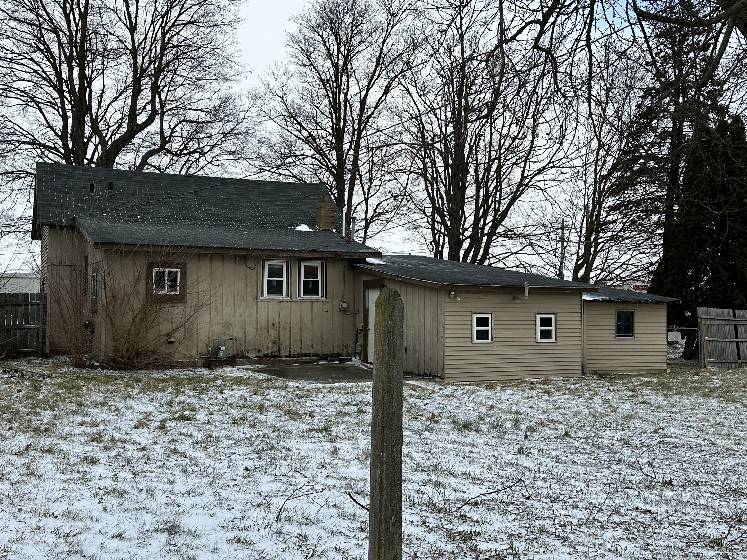 2827 Main Street