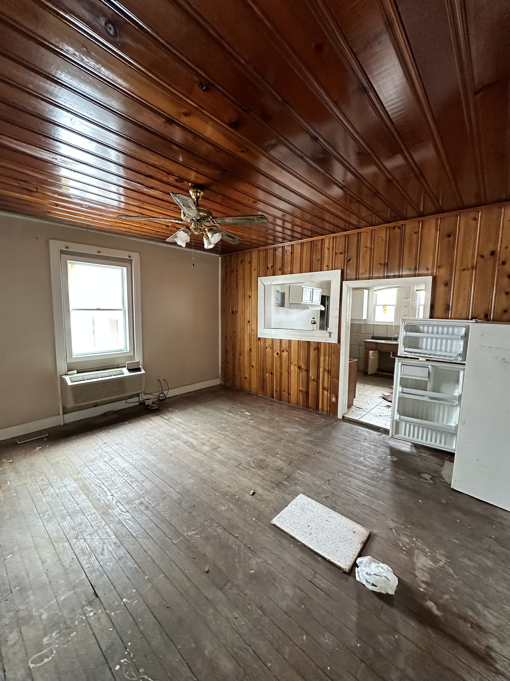 2827 Main Street