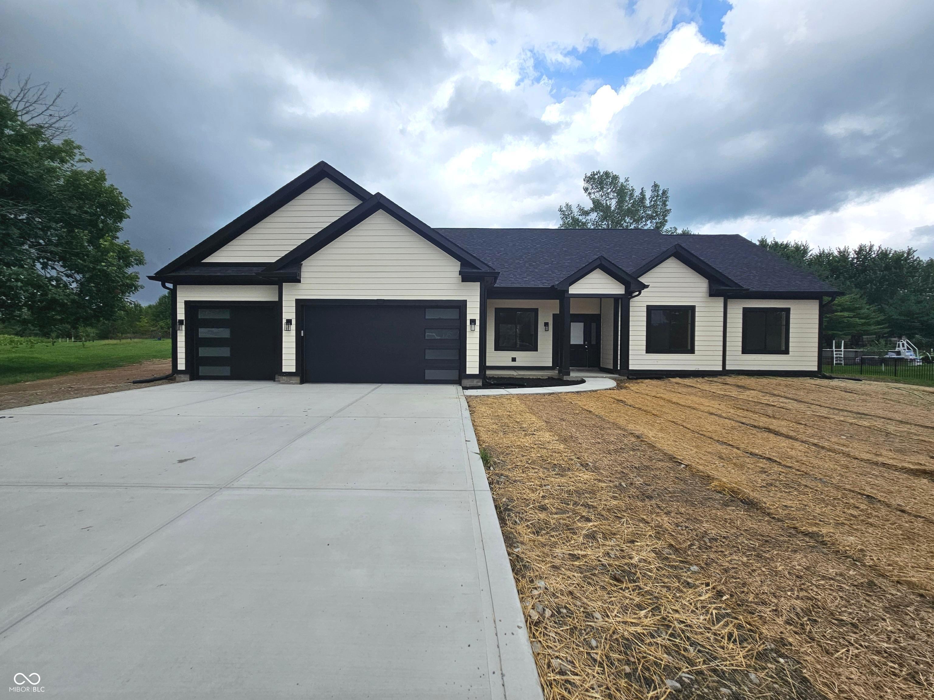 10145 N Jeffery Drive