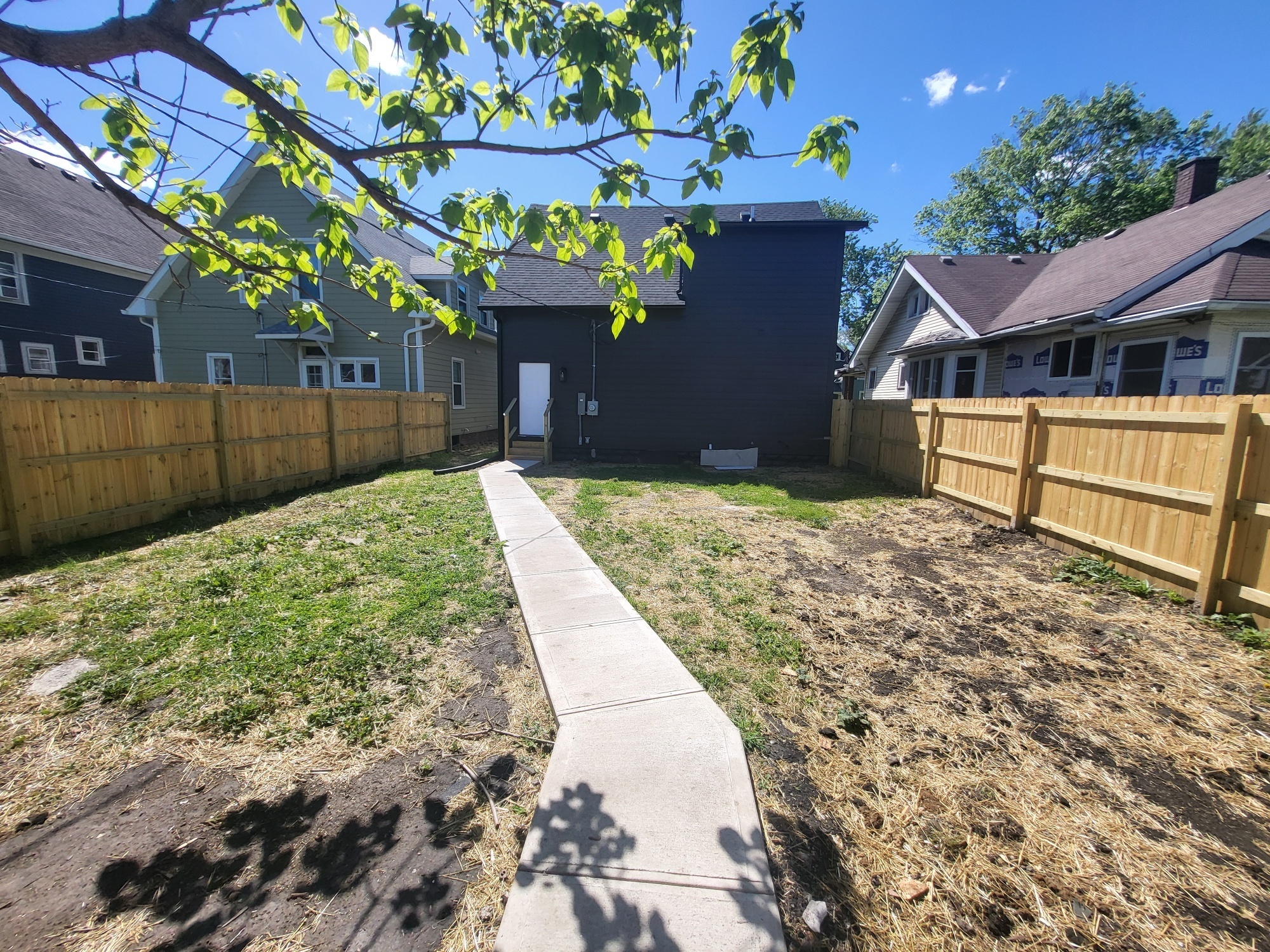 225 N Gray Street
