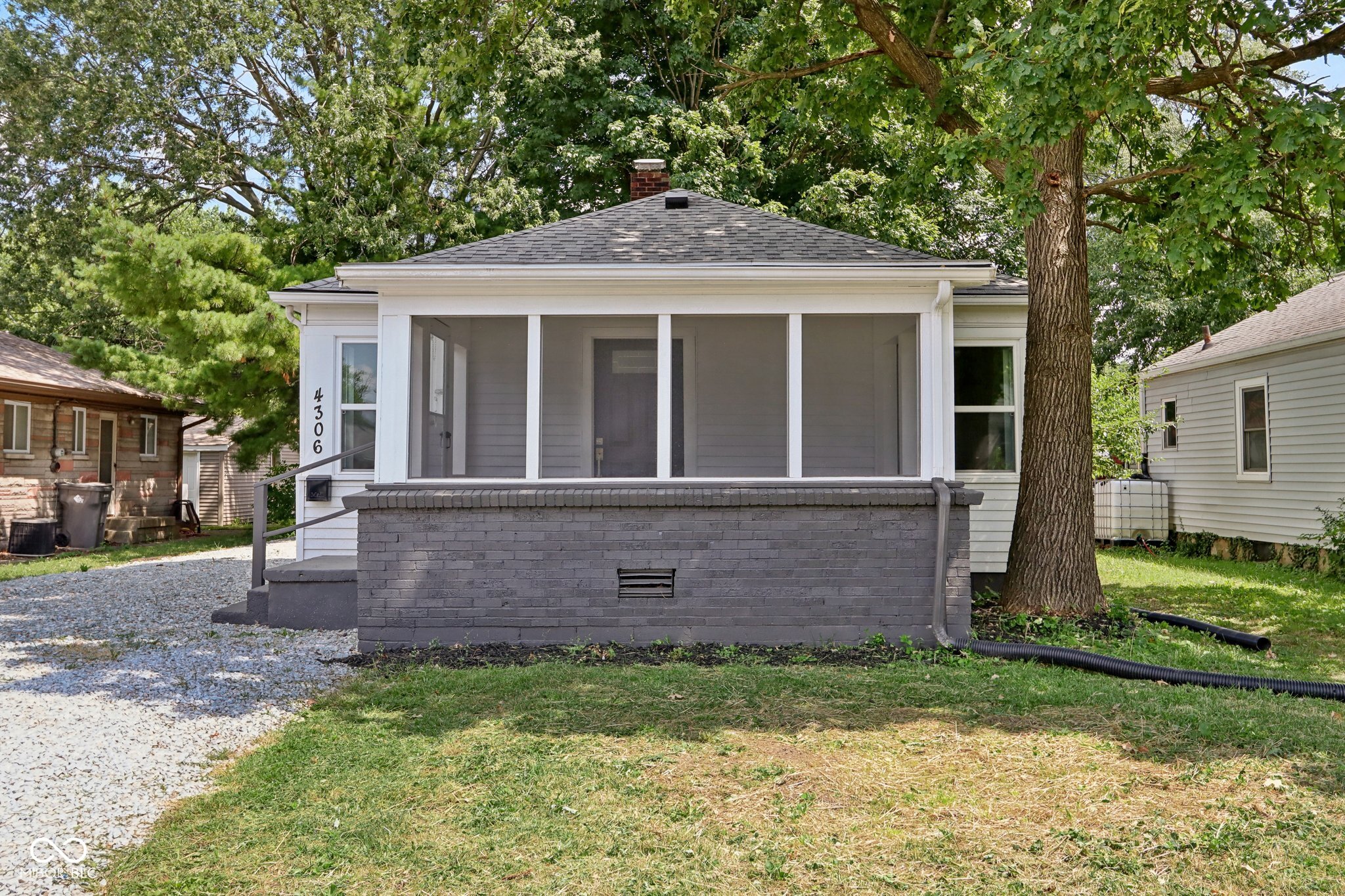 4306 E 16th Street