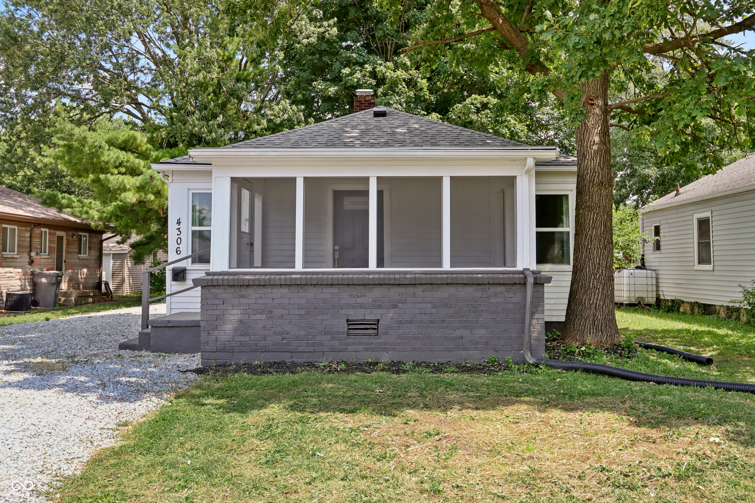 4306 E 16th Street