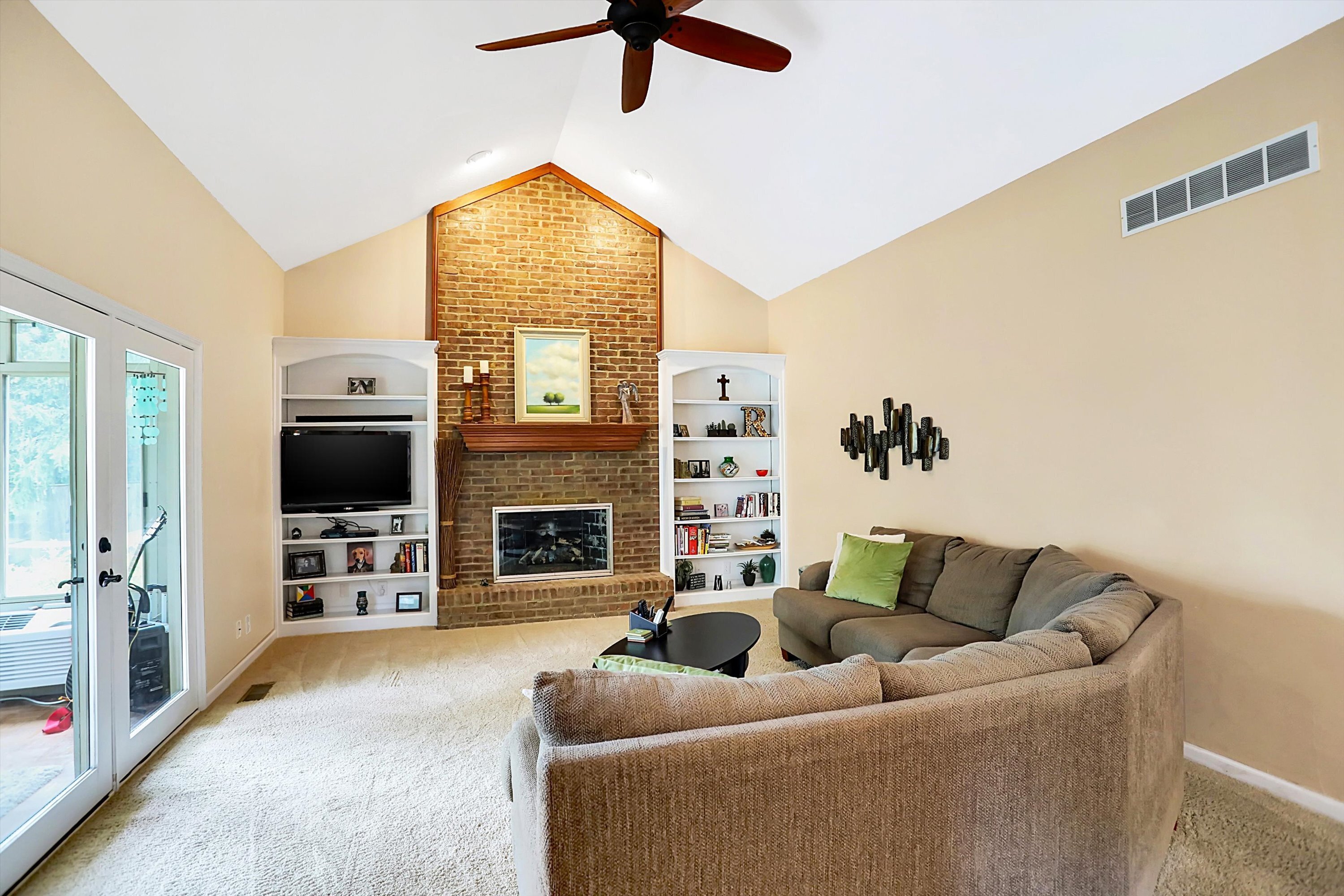 14221 Avian Way