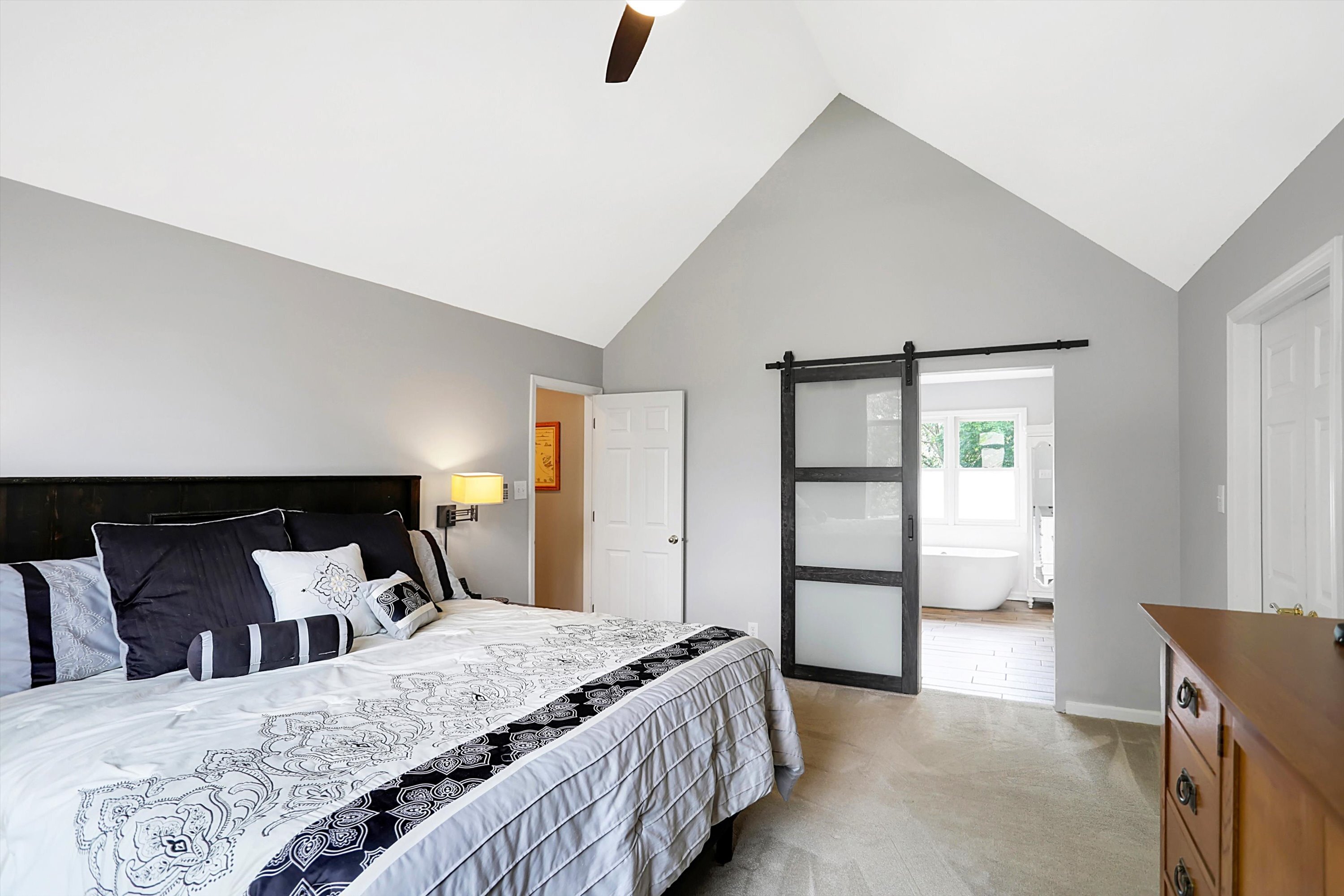 14221 Avian Way