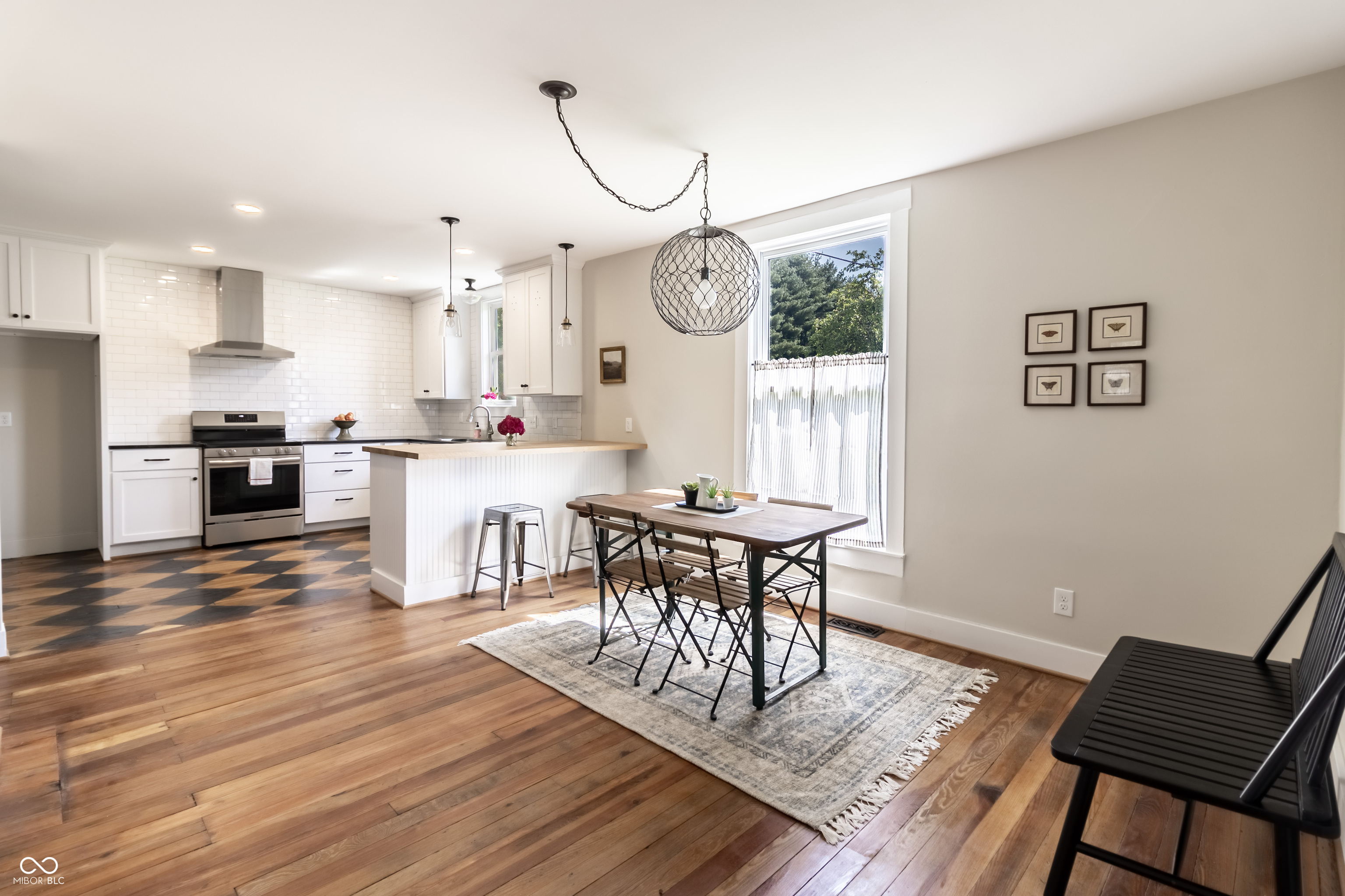 328 W Jefferson Street