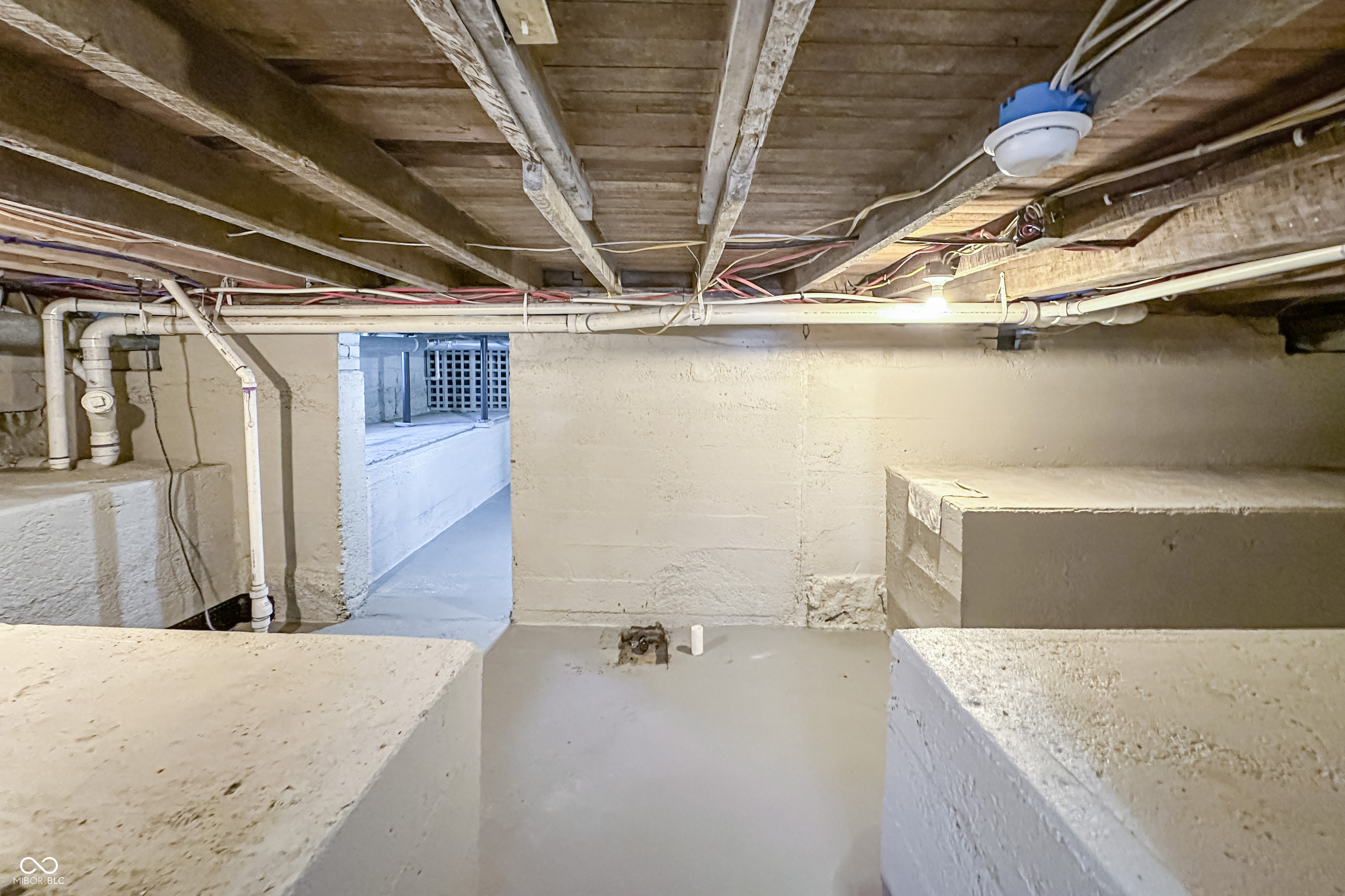 328 W Jefferson Street