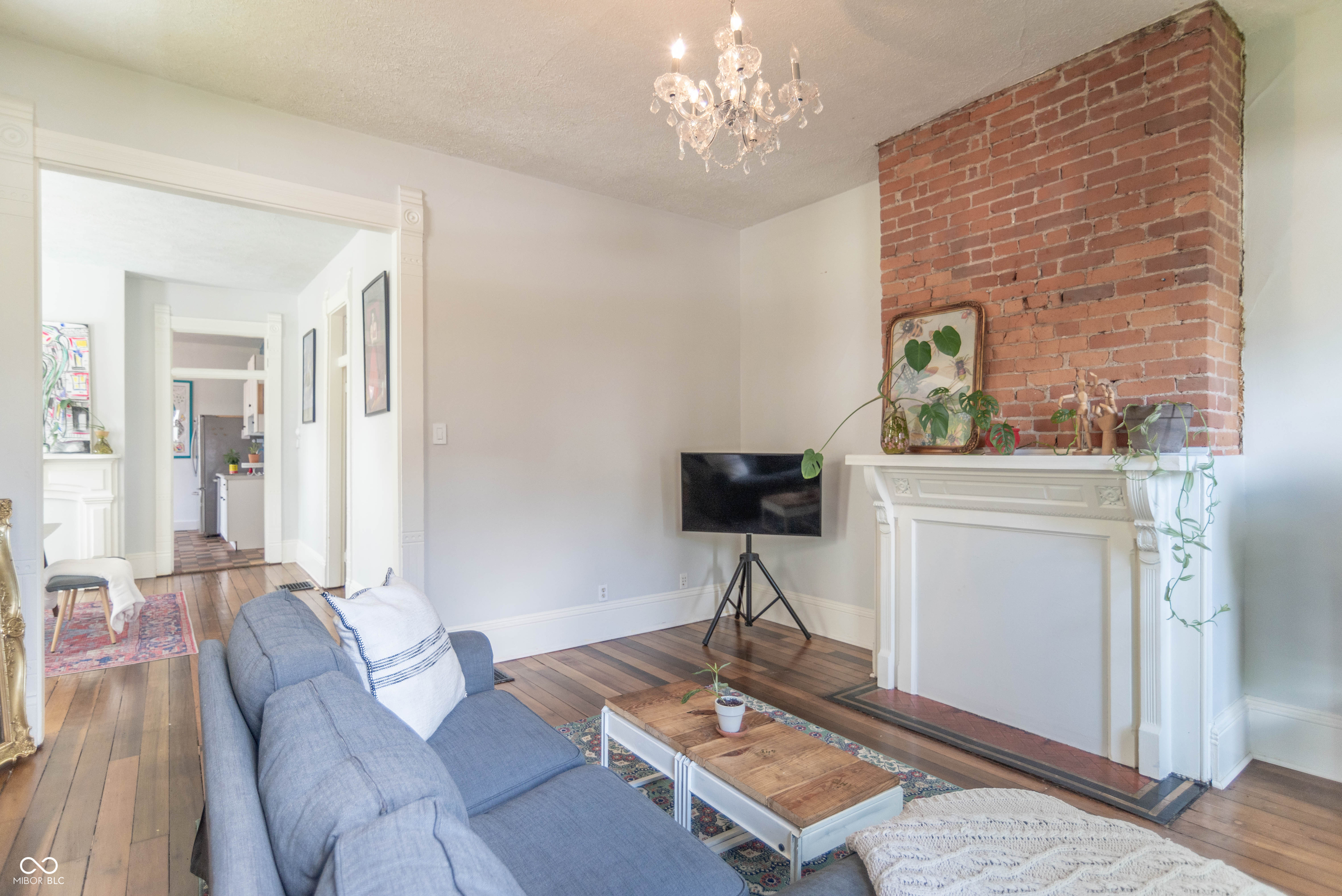 1323 E 10th Street