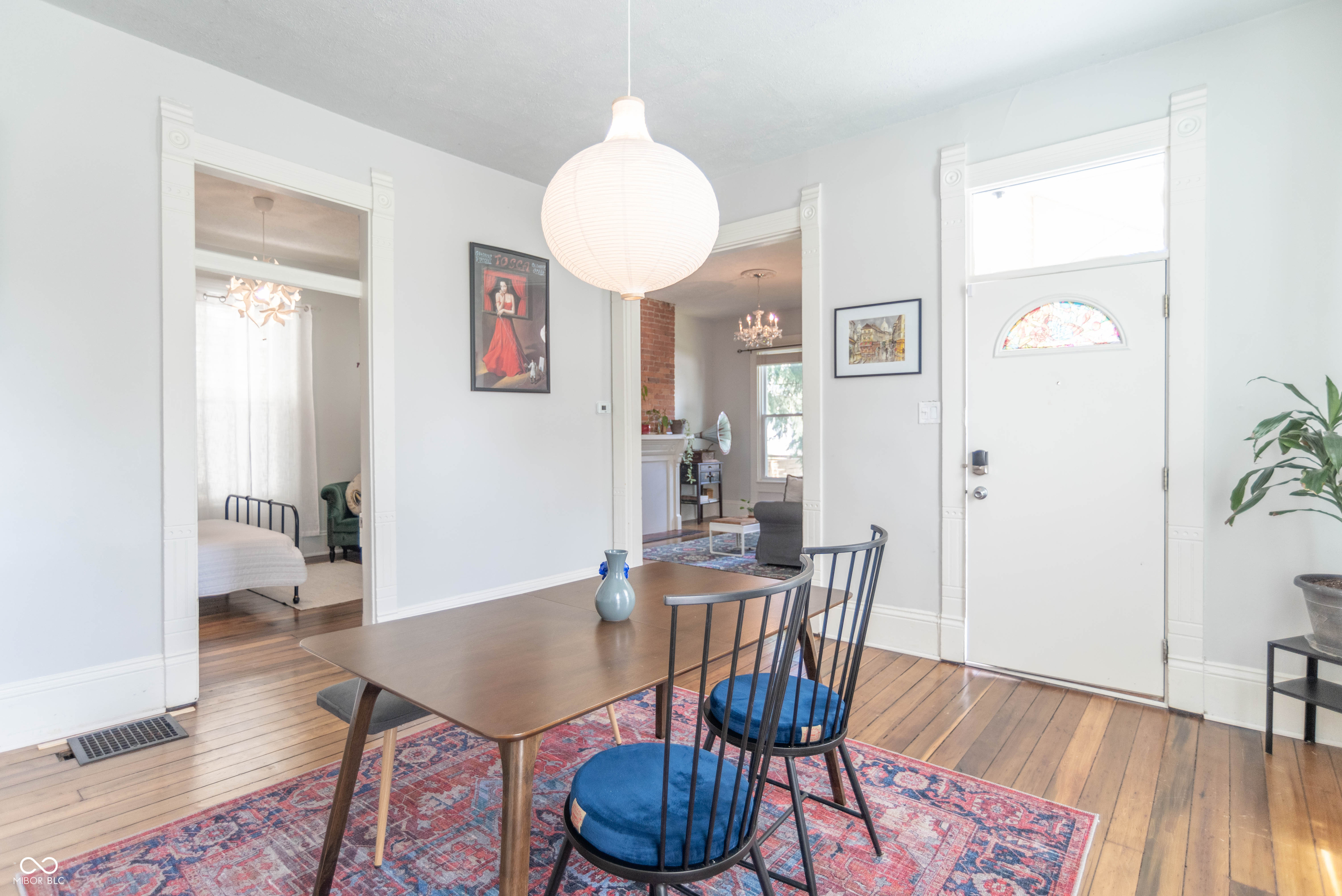 1323 E 10th Street