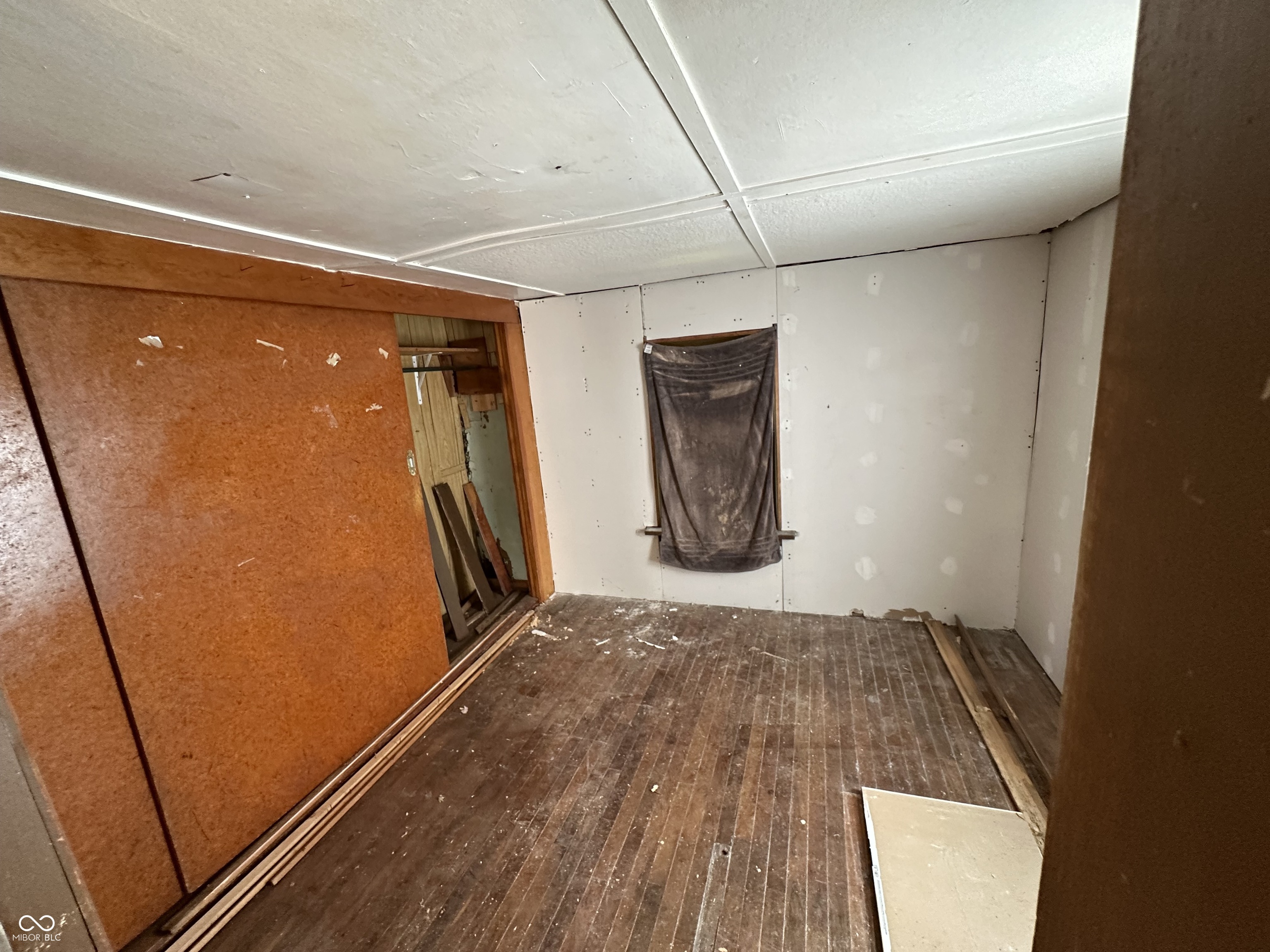 827 W 9th Street
