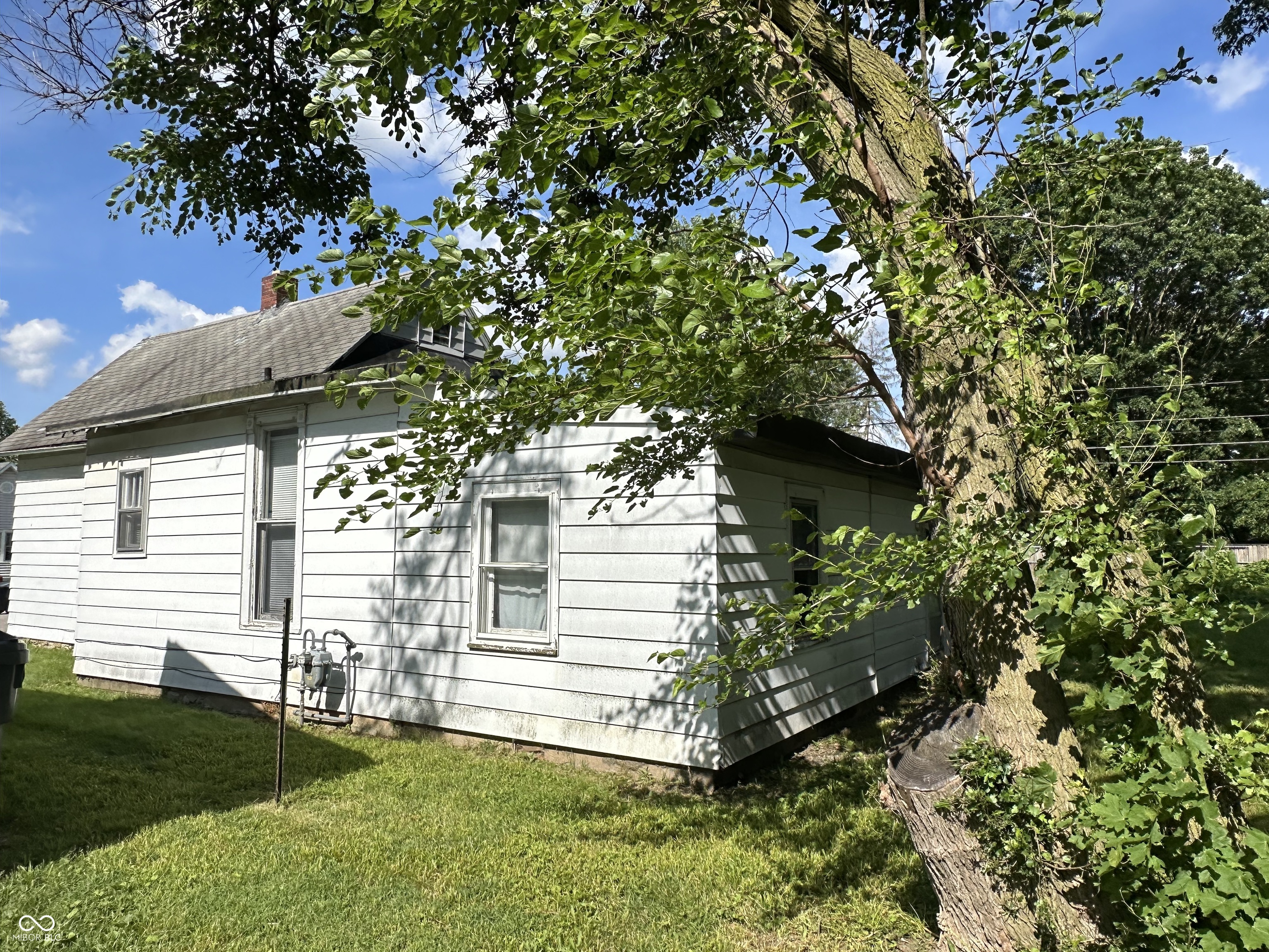 827 W 9th Street