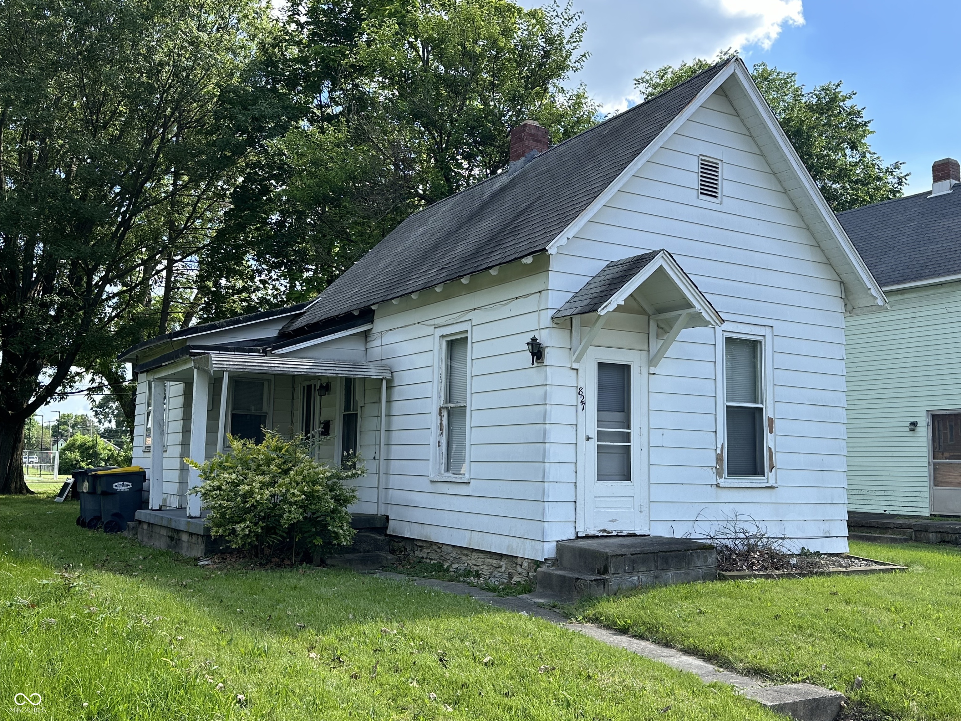 827 W 9th Street