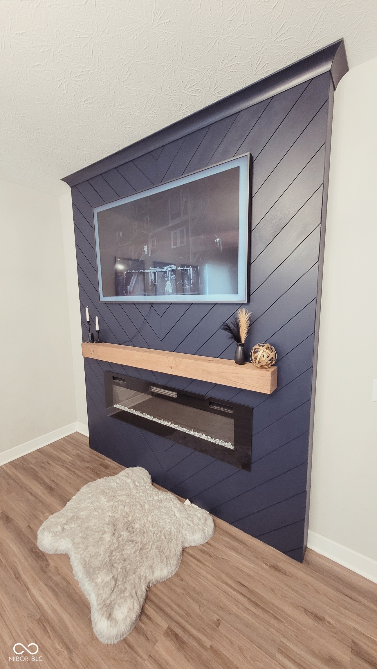 10 Lively Place