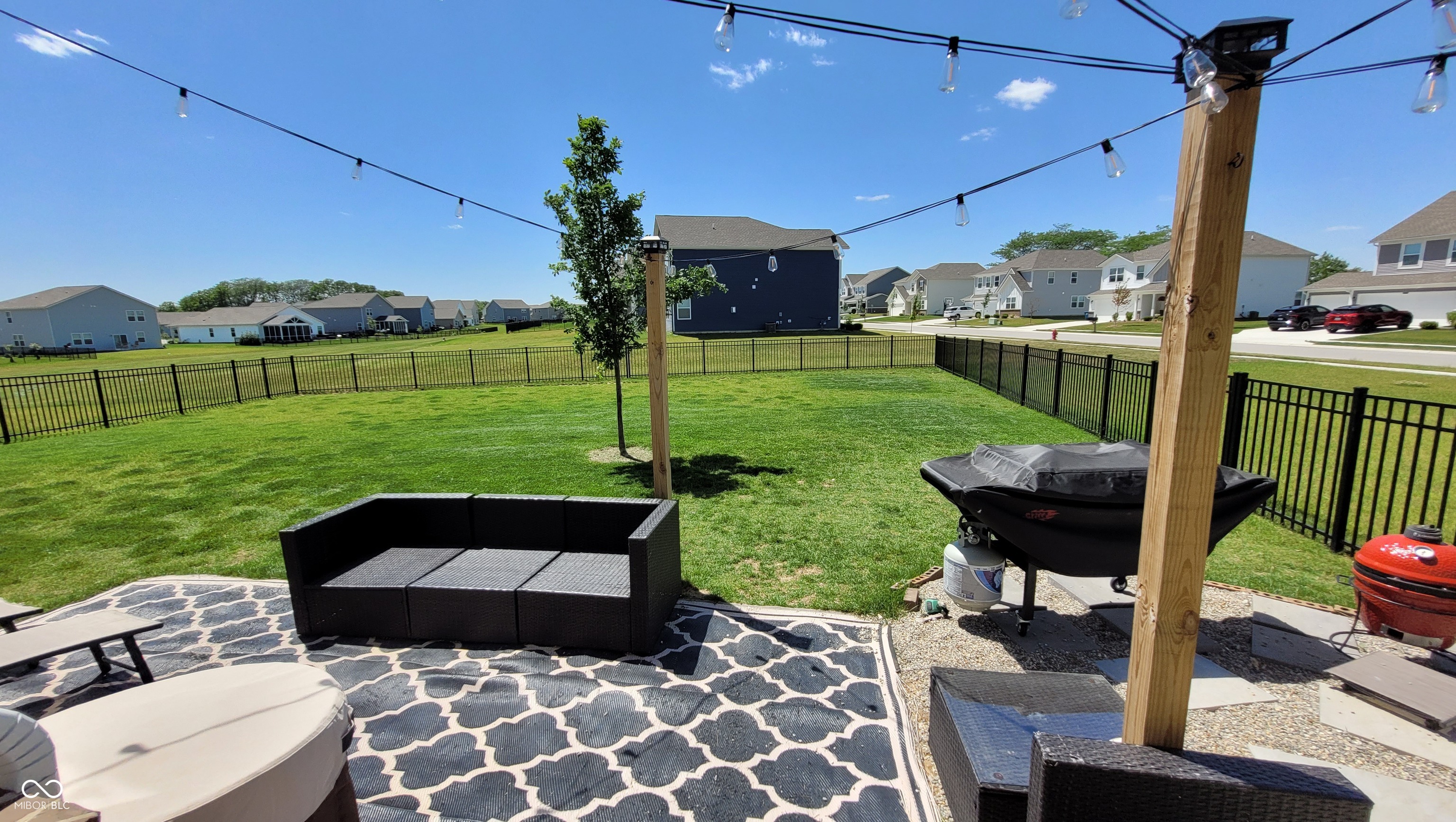 10 Lively Place