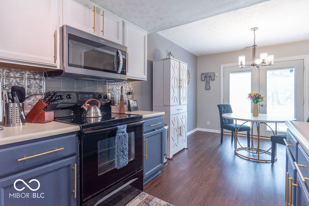7533 Castleton Farms Drive W Unit: 119