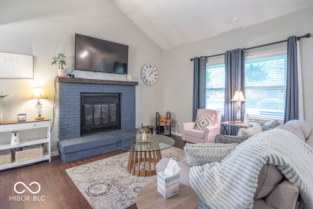 7533 Castleton Farms Drive W Unit: 119