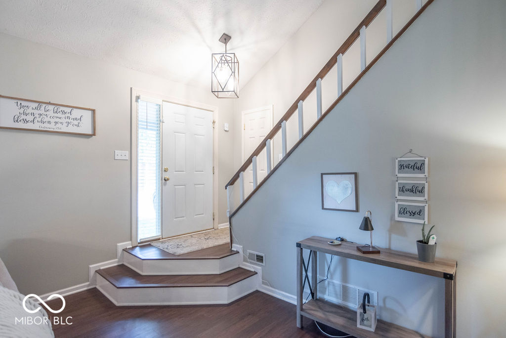 7533 Castleton Farms Drive W Unit: 119