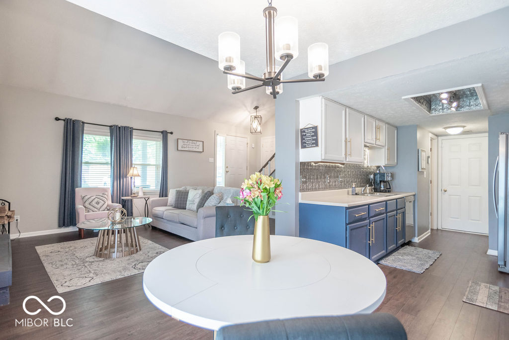 7533 Castleton Farms Drive W Unit: 119