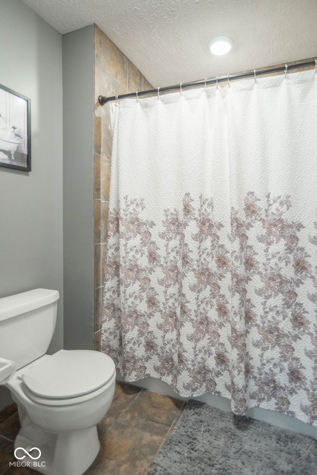 7533 Castleton Farms Drive W Unit: 119