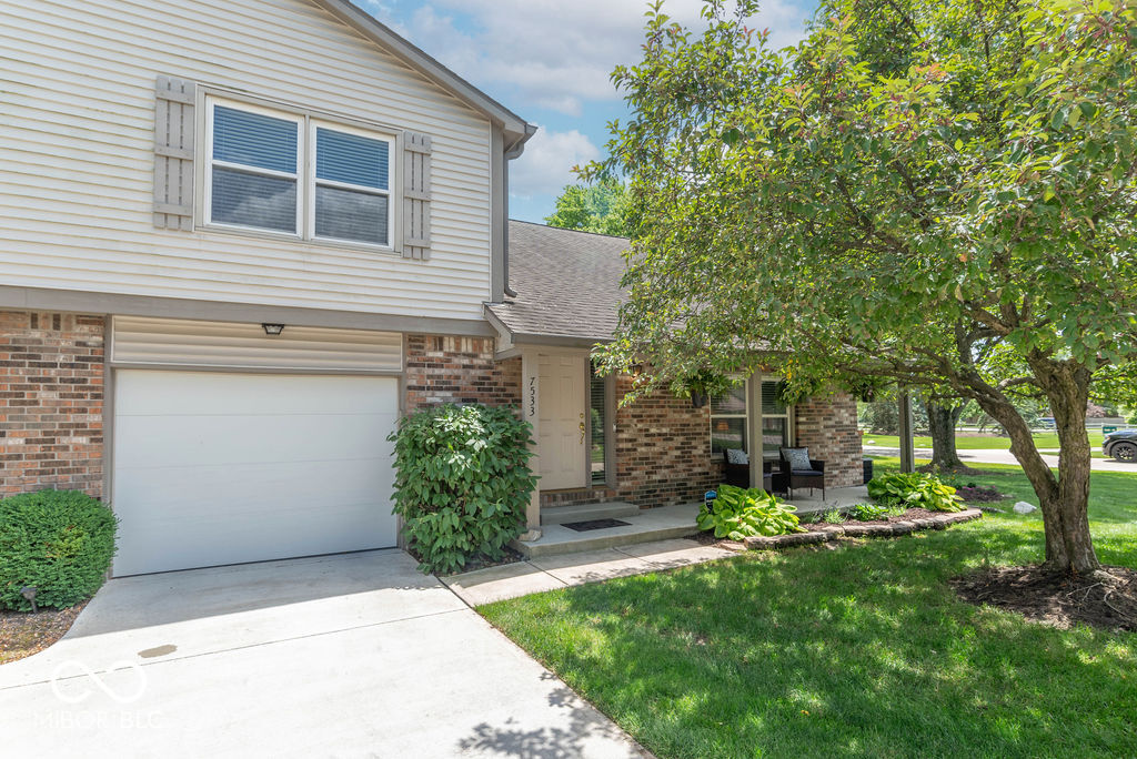 7533 Castleton Farms Drive W Unit: 119