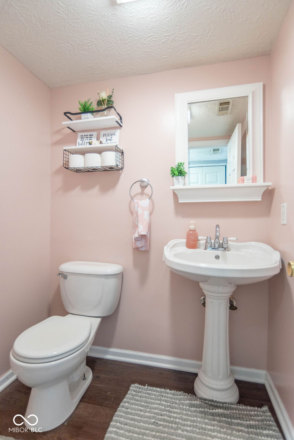 7533 Castleton Farms Drive W Unit: 119