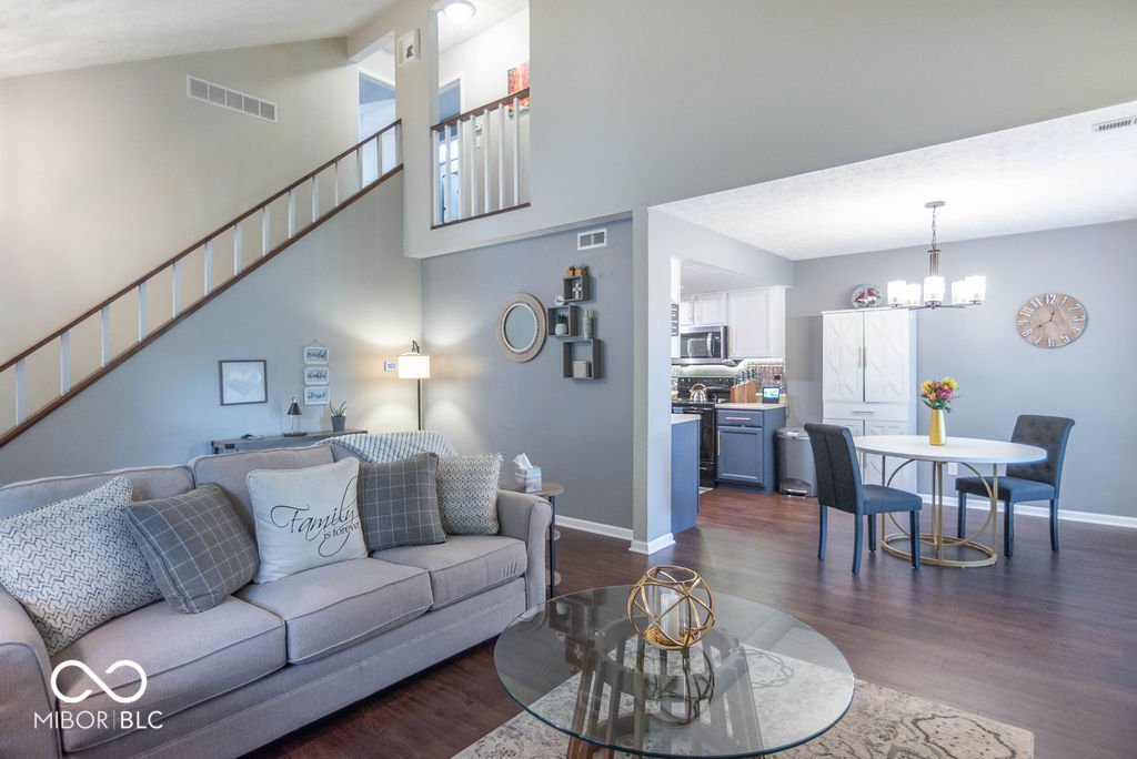 7533 Castleton Farms Drive W Unit: 119