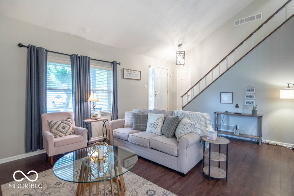 7533 Castleton Farms Drive W Unit: 119